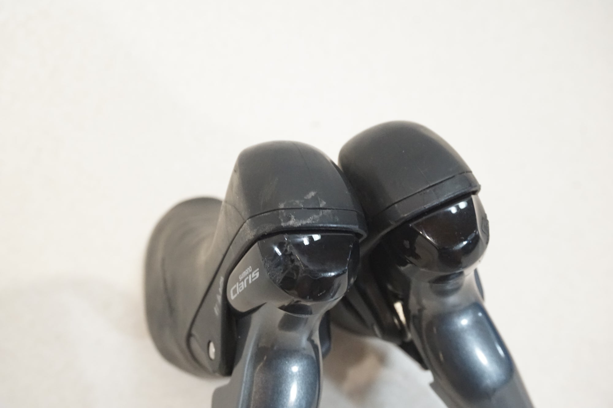 Shimano ST-R2000デュアルコントロールレバー　美品 SHIMANO 「シマノ」 CLARIS ST-R2000 デュアルコントロール