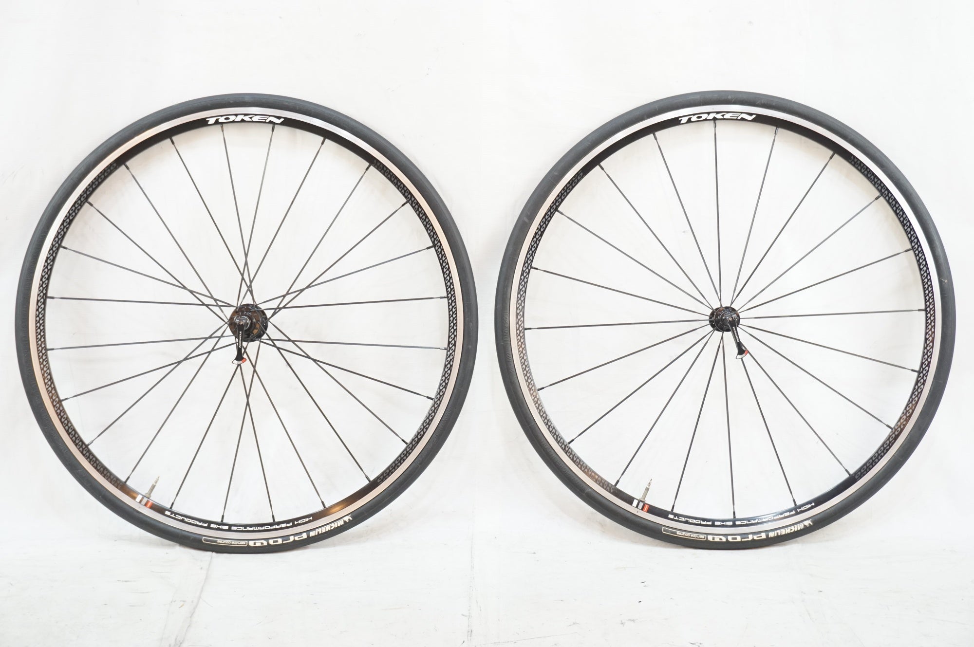 TOKEN トーケンアルミホイール c22aクリンチャー前後セット TOKEN