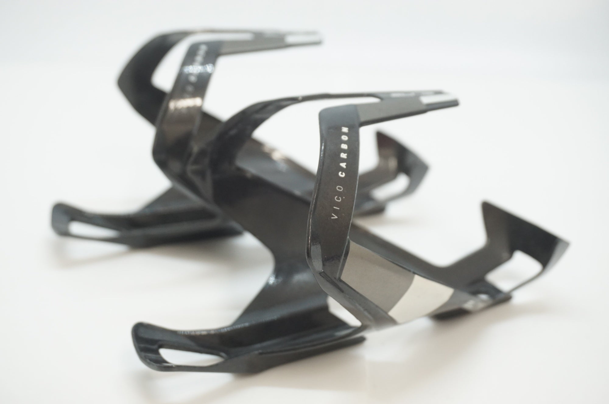 ELITE ボトルケージ ブラック・ホワイト VICO CARBON 楽天市場】【11/15は「4倍！」エントリーでポイントUP】ELITE VICO