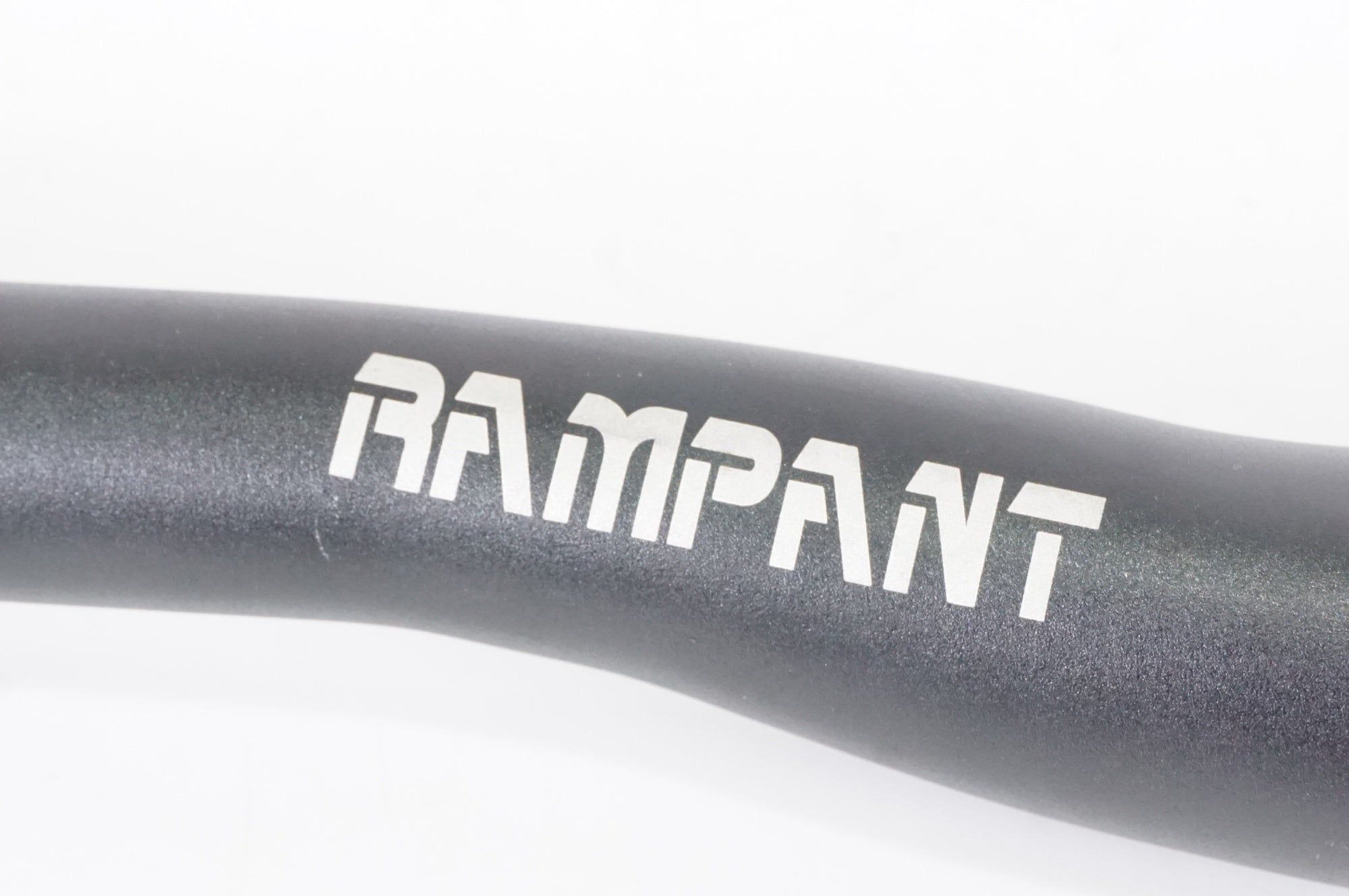 KCMC 「ケーシーエヌシー」 RAMPANT φ31.8 710mm ライザーバー ハンドル / AKIBA店