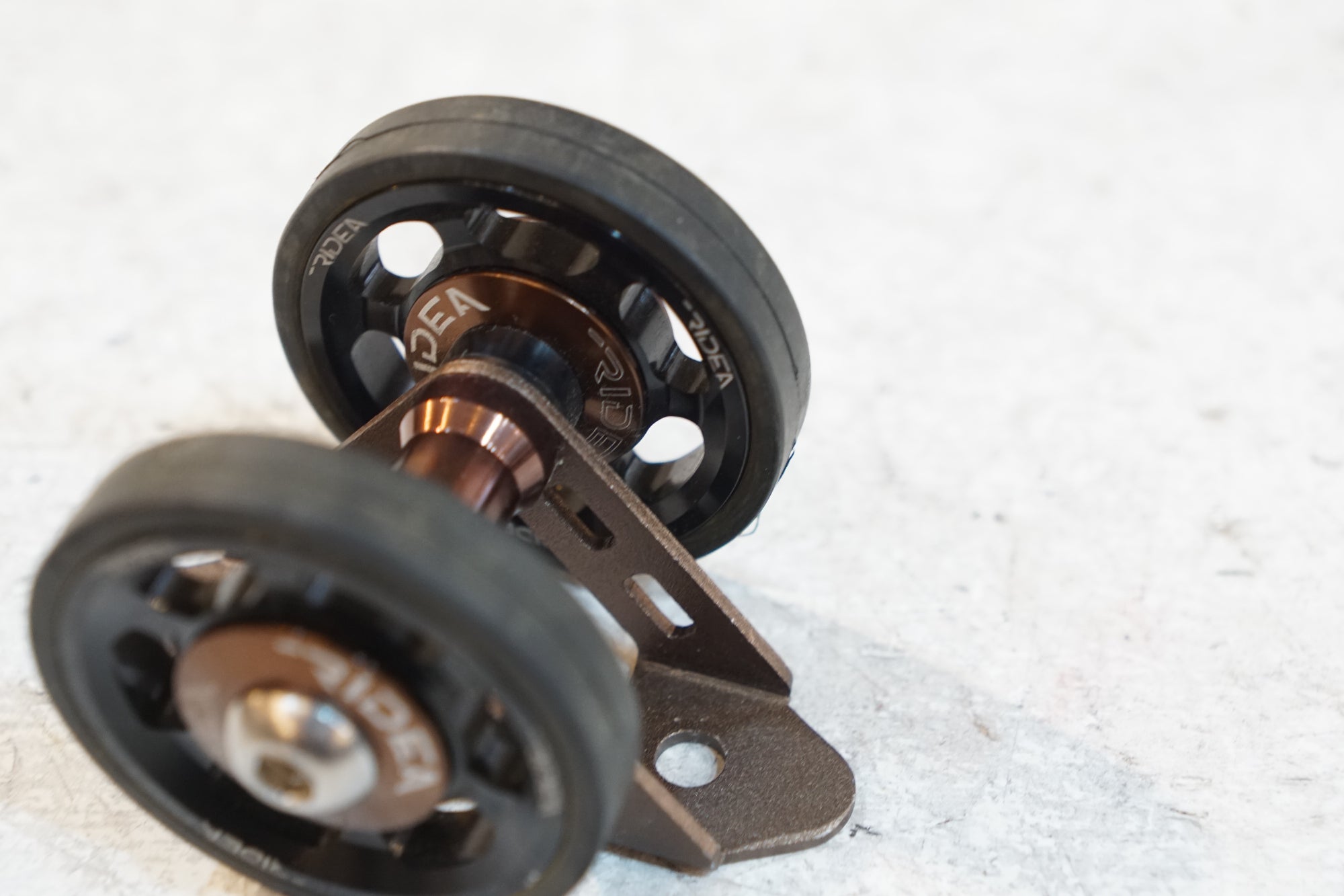 RIDEA 「リデア」 Rear Mudguard Roller マッドガード ローラー / バイチャリ浦和ベース