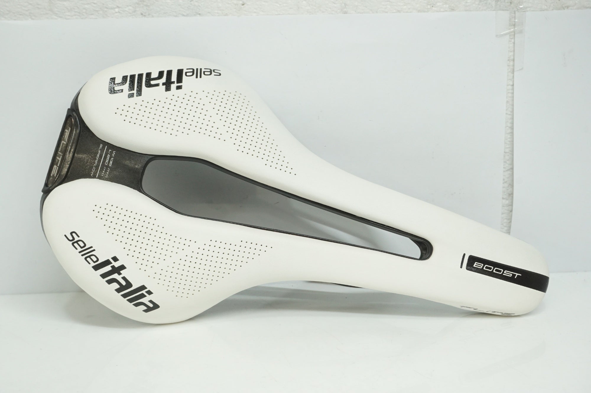 SELLE ITALIA 「セライタリア」 FLITE BOOST KIT CARBONIO SUPERFLOW サドル / 大宮店