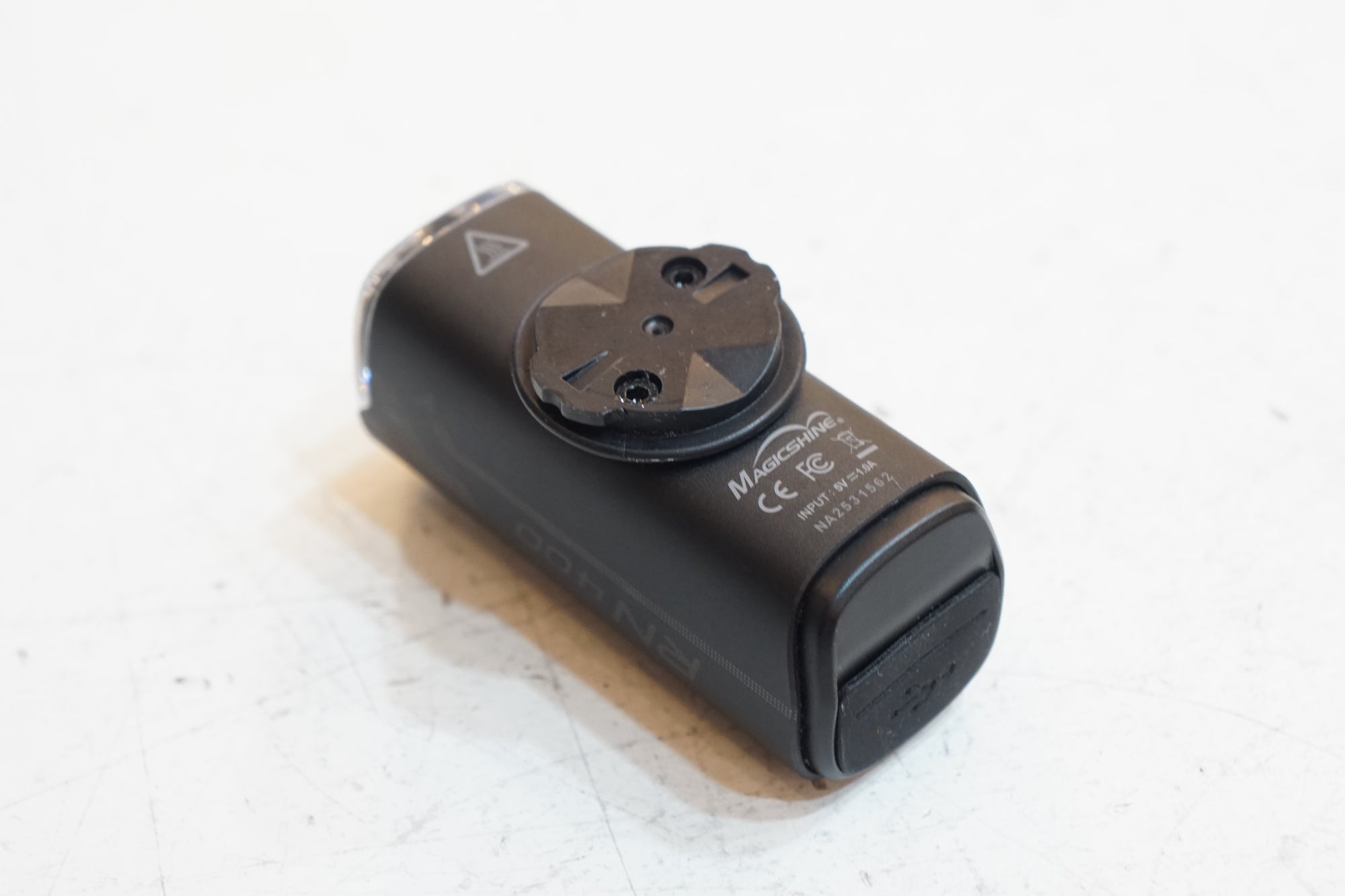 OLIGHT 「オーライト」 RN400 フロントライト / バイチャリ浦和ベース
