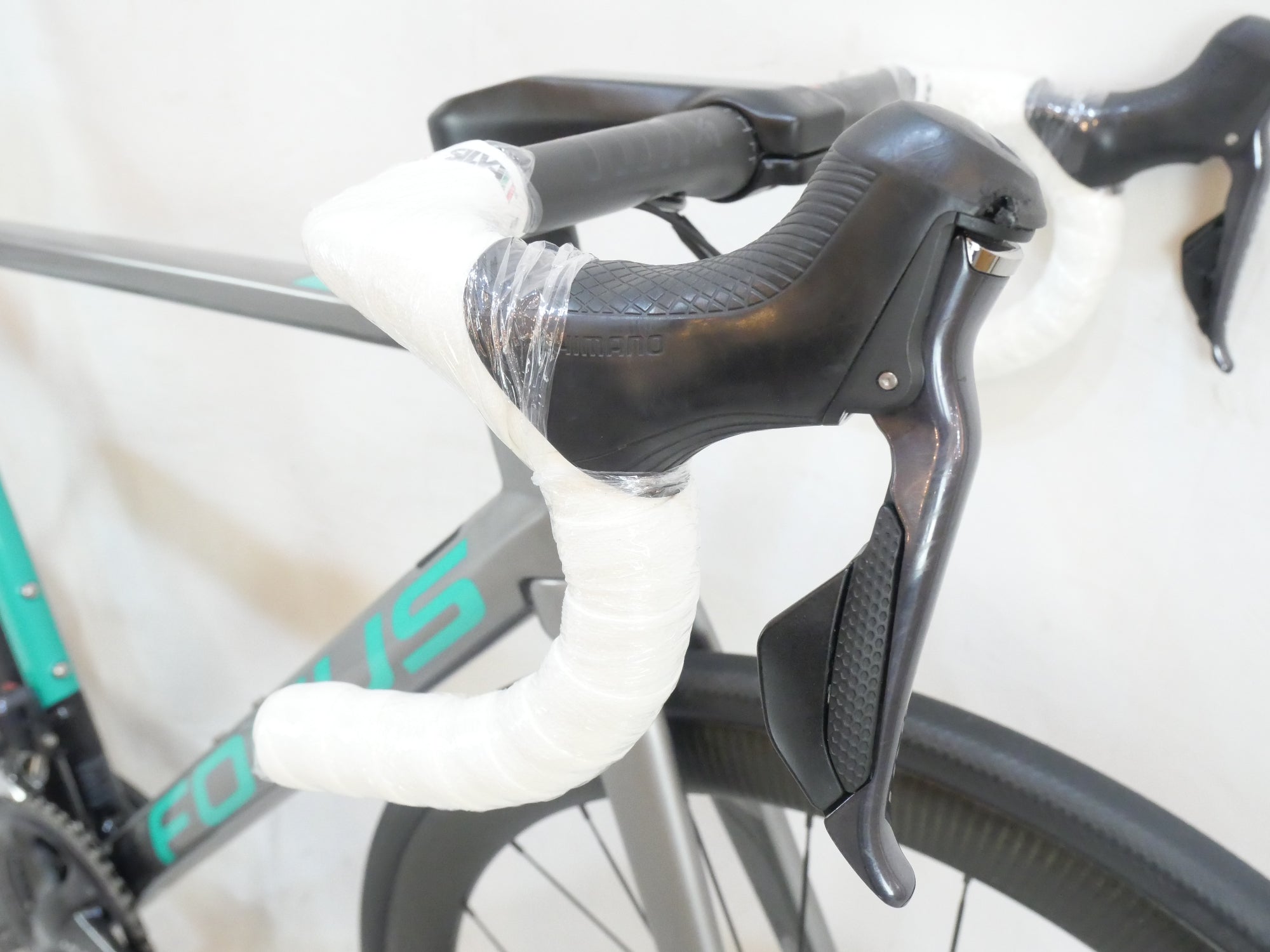 FOCUS 「フォーカズ」 IZALCO MAX DISC 9 ULTEGRA Di2 2020年モデル ロードバイク / バイチャリ浦和ベース