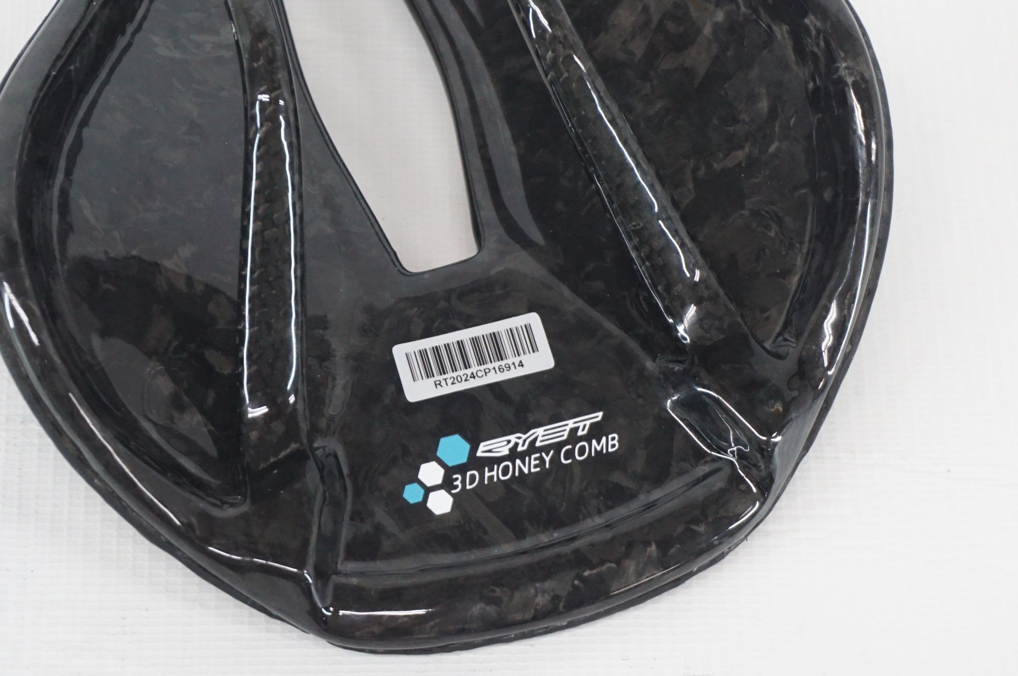 RYET 「リエット」 3D HONEY COMB サドル / 阪急塚口店