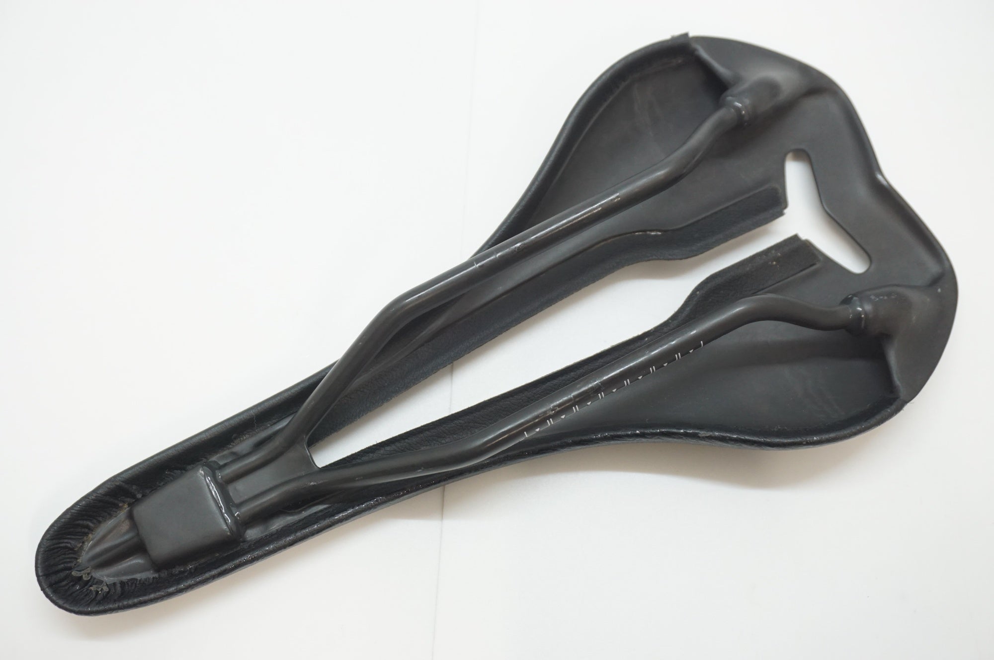 VELO 「ベロ」 ANGEL サドル / 福岡アイランドシティ店