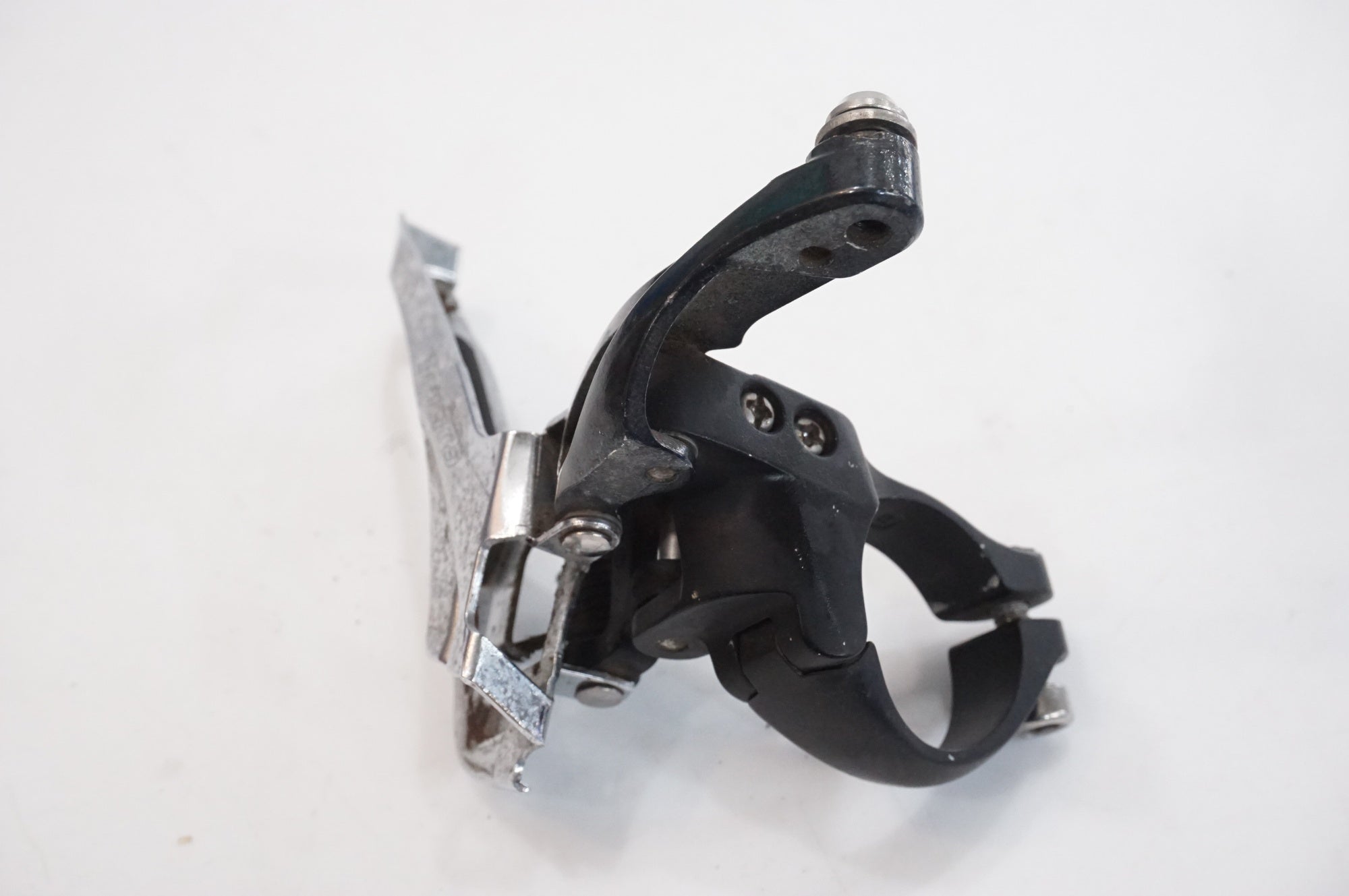 【新品未使用】シマノ フロントディレイラー Tiagra FD-4700-B TIAGRA フロントディレーラー（クランプバンドマウント）2x10