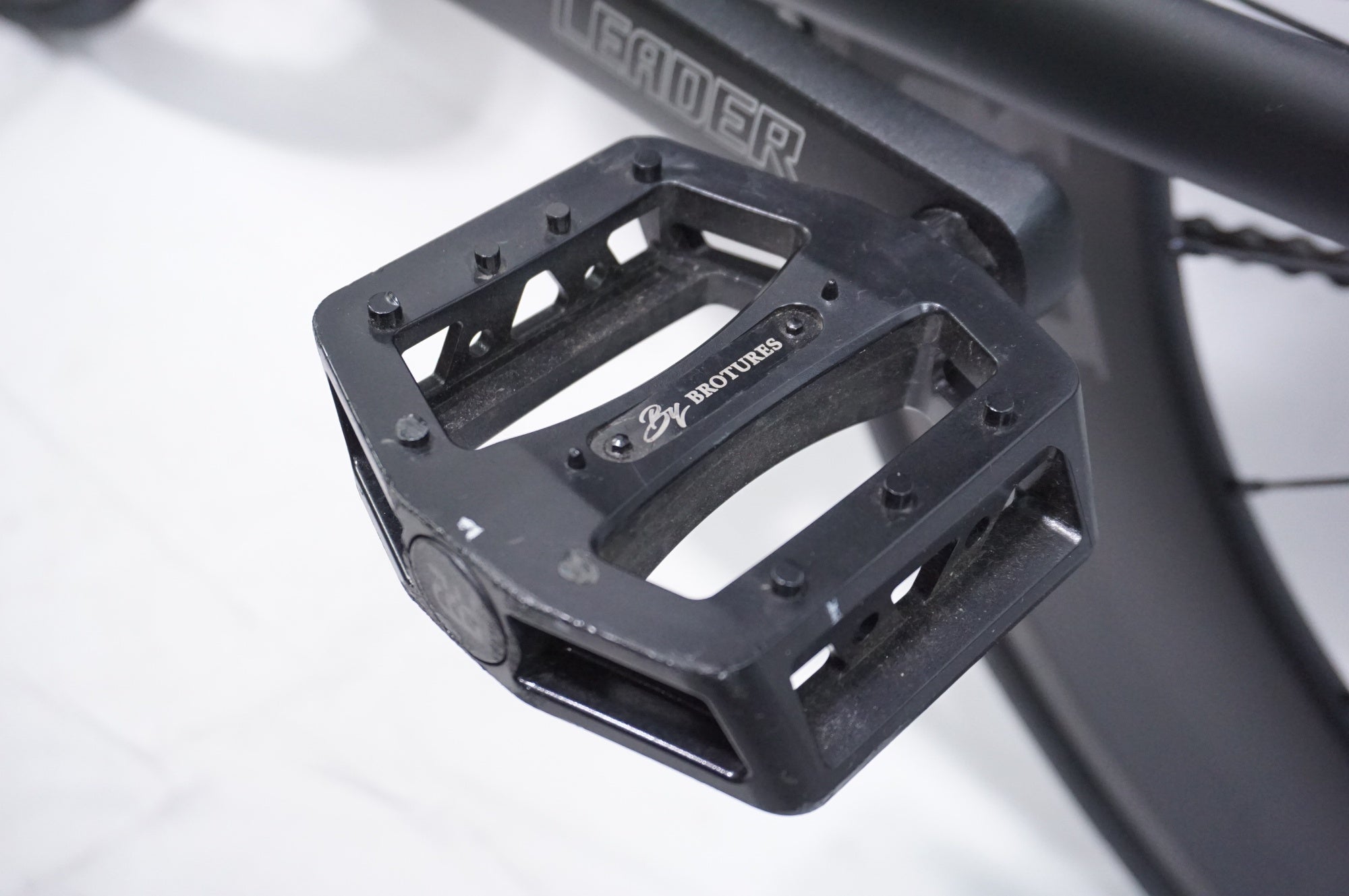 LEADER BIKE　「リーダー バイク」  725TR 2023年モデル カスタム ピストバイク / バイチャリ浦和ベース