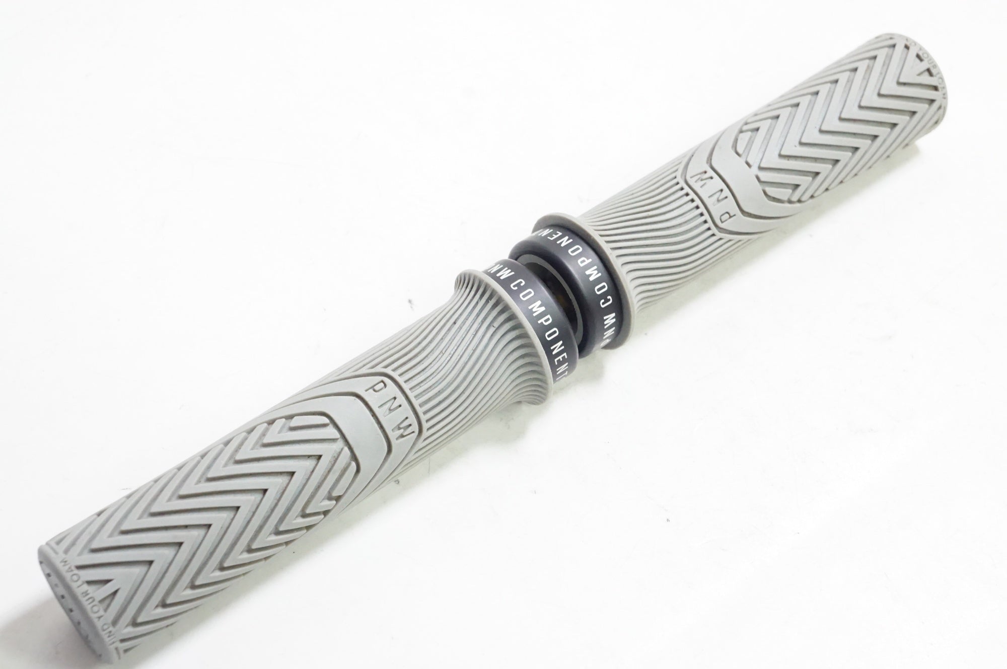 PNW COMPONENTS 「ピーエヌダブリュー コンポーネント」 LOAM GRIP グリップ / 熊谷本店