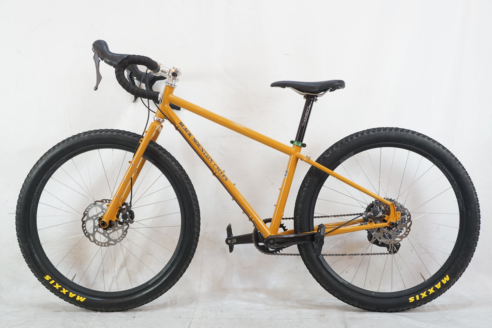 BLACK MOUNTAIN CYCLES 「ブラック マウンテン サイクルズ」 LA CABRA 2023年モデル ロードバイク / バイチャリ浦和ベース