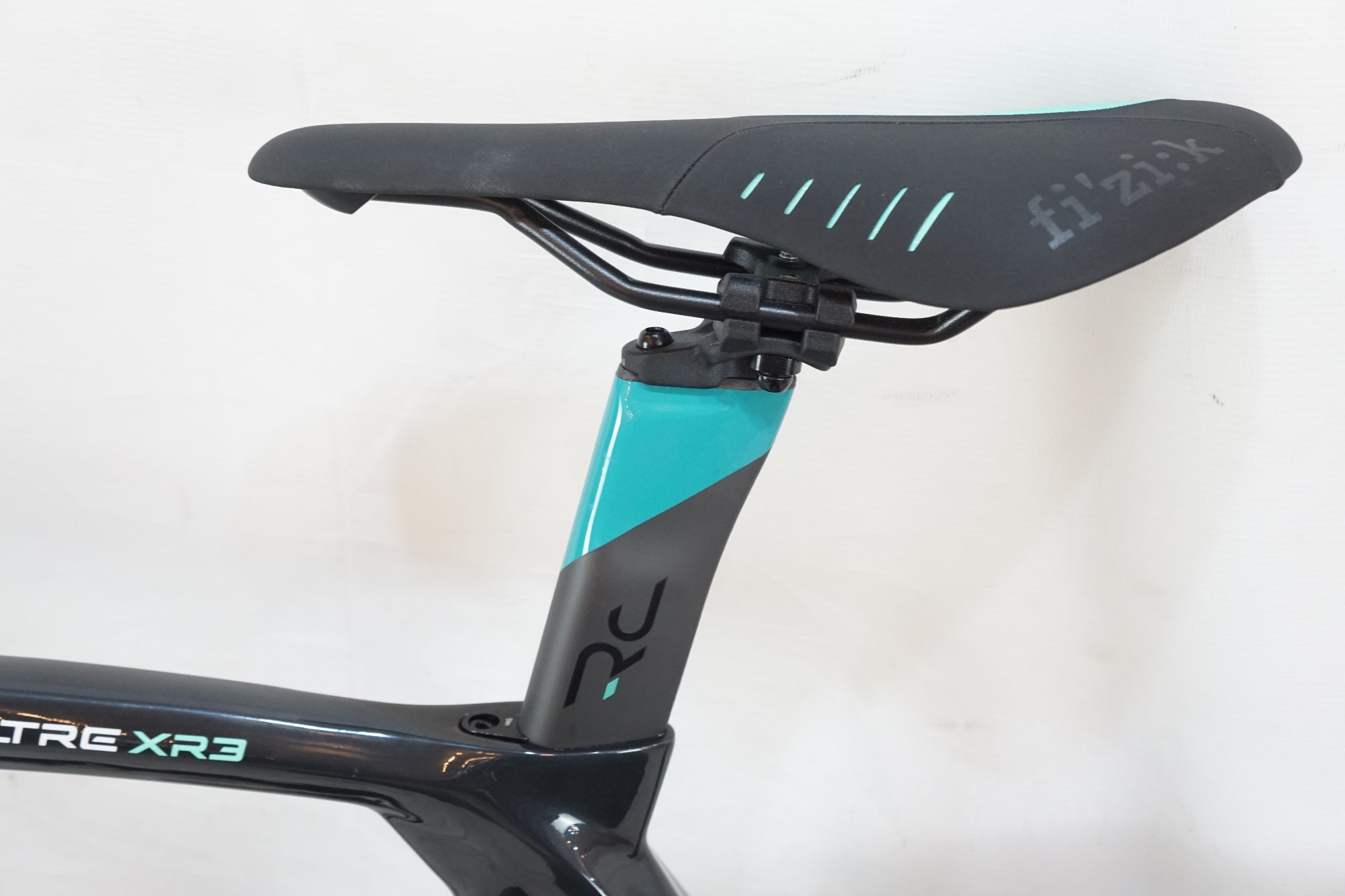 BIANCHI 「ビアンキ」 OLTRE XR3 DISC 105 2022年モデル ロード