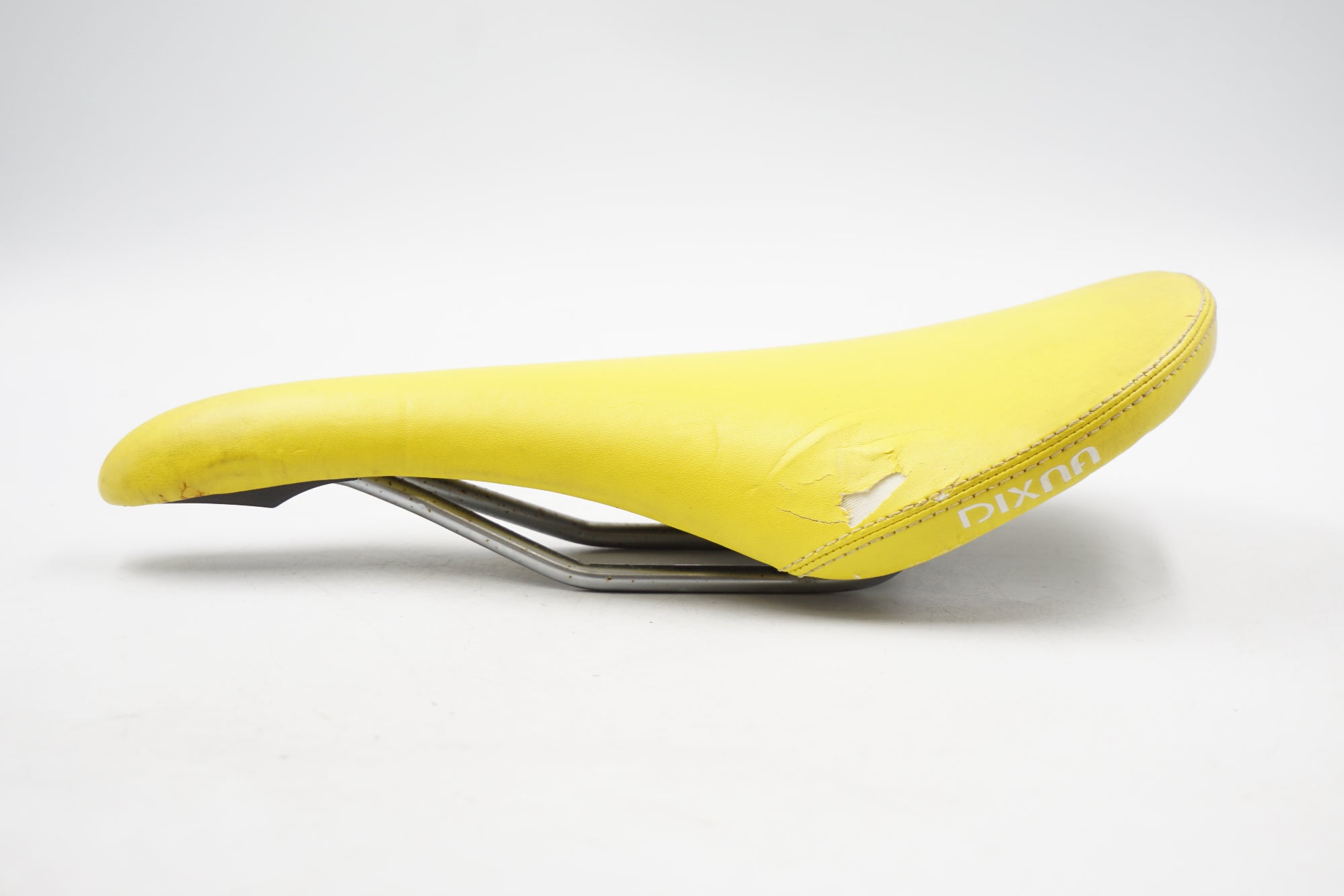 DIXNA 「ディズナ」 サドル / 奈良店