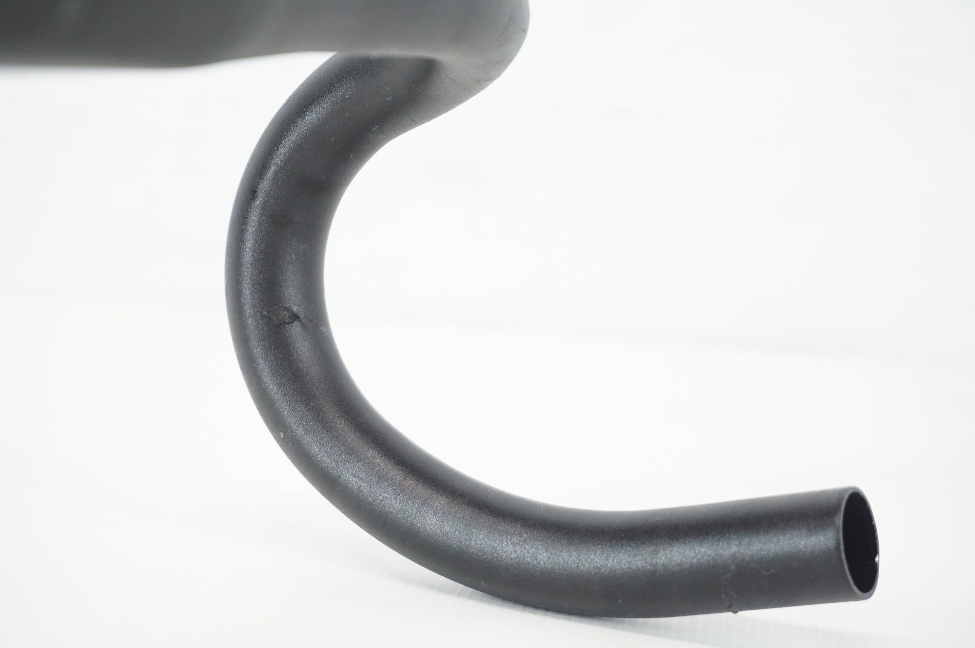 BONTRAGER 「ボントレガー」 RACE φ31.8 420mm ハンドル / 阪急塚口店