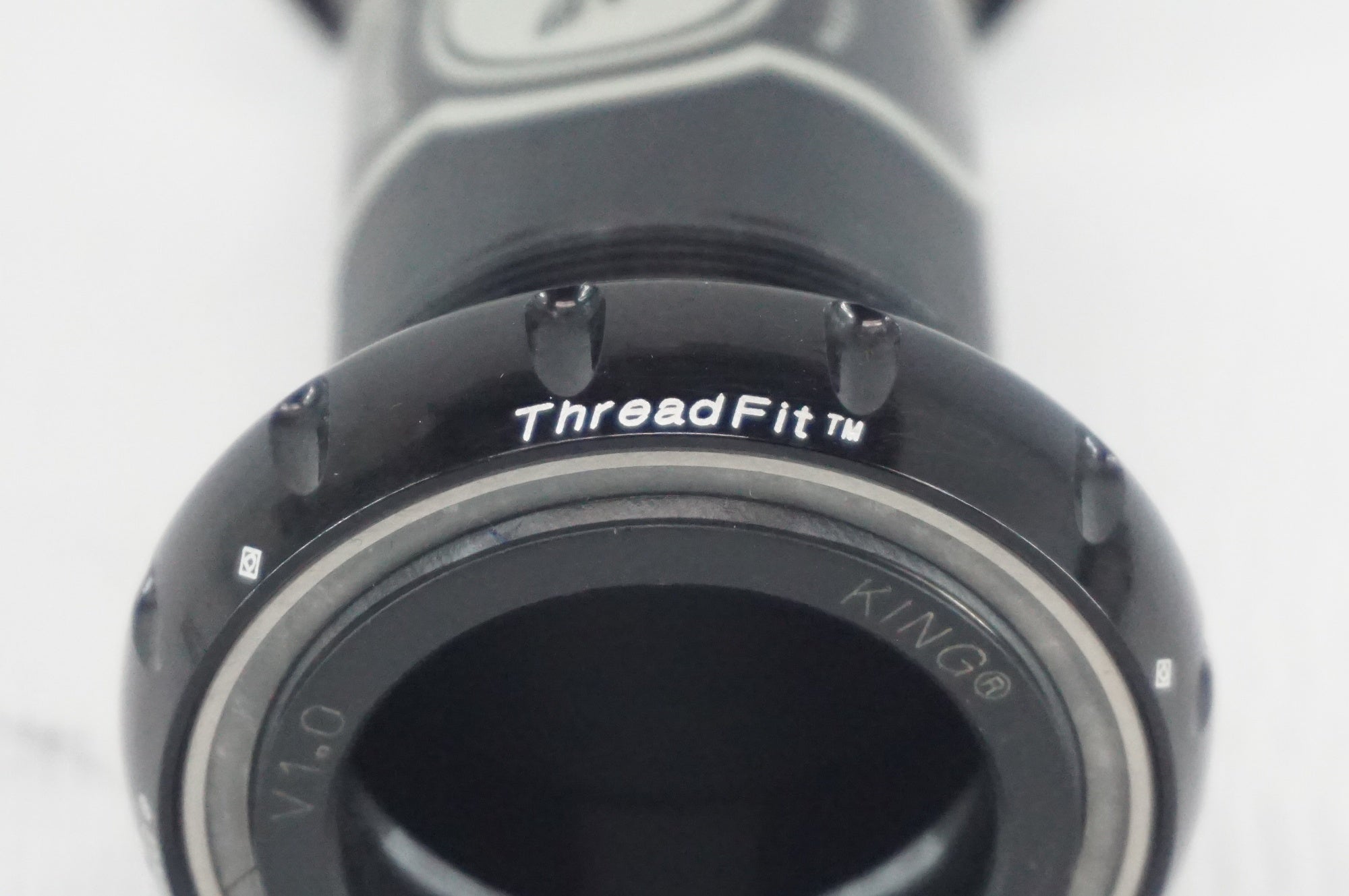 CHRIS KING 「クリスキング」 ThreadFit 30 BB ボトムブラケット