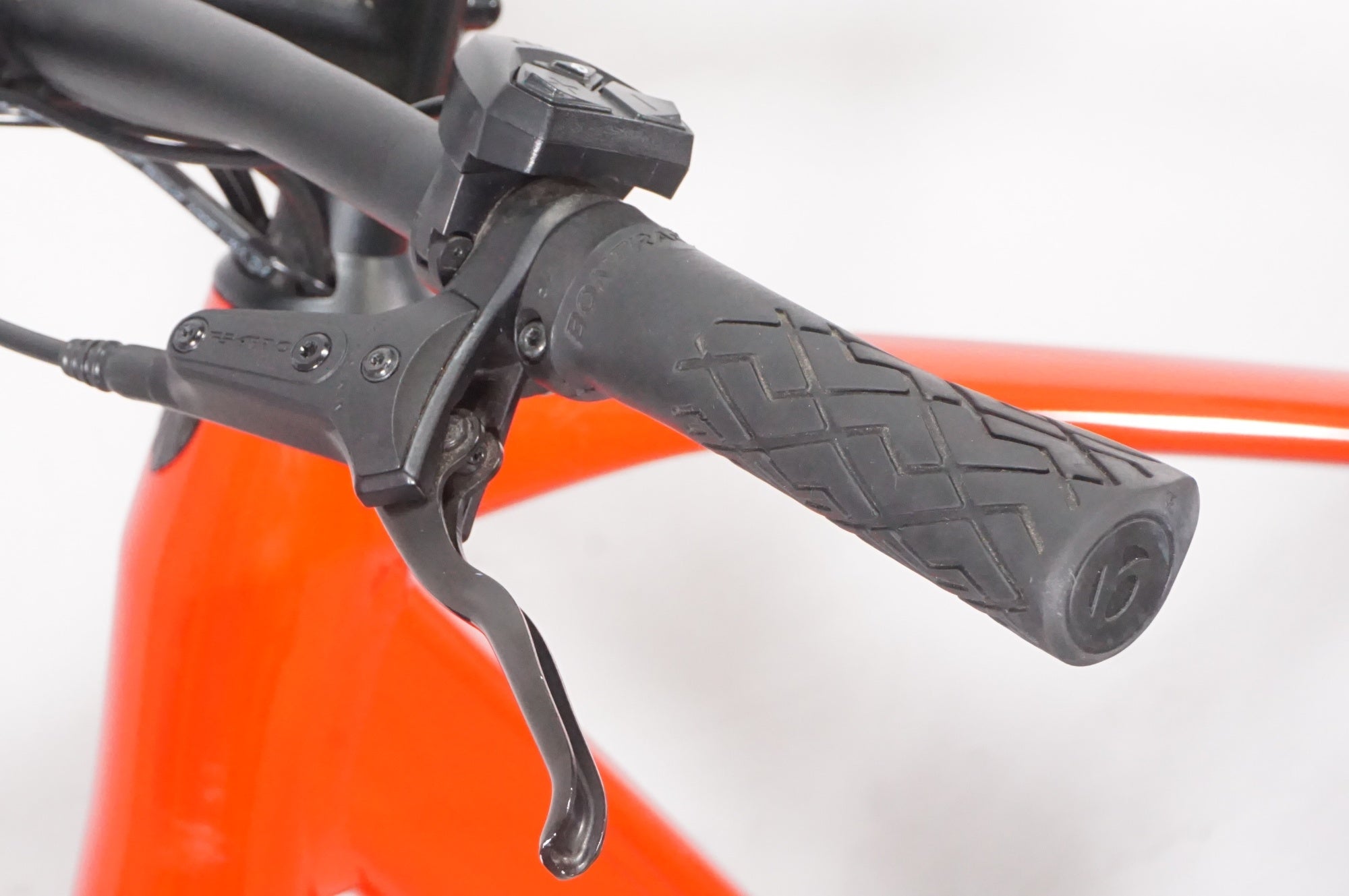 TREK 「トレック」 FX+2 2024年モデル 電動アシスト自転車 / AKIBA店