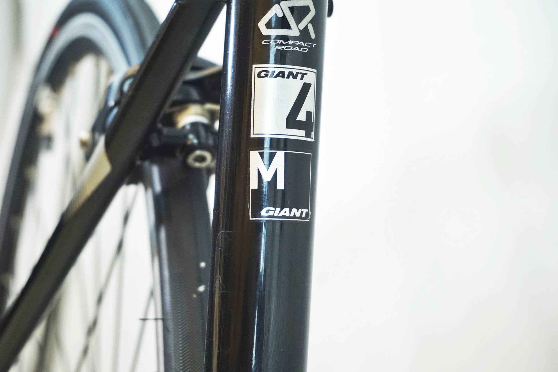 GIANT 「ジャイアント」 DEFY4 2015年モデル ロードバイク / 有明ガーデン店