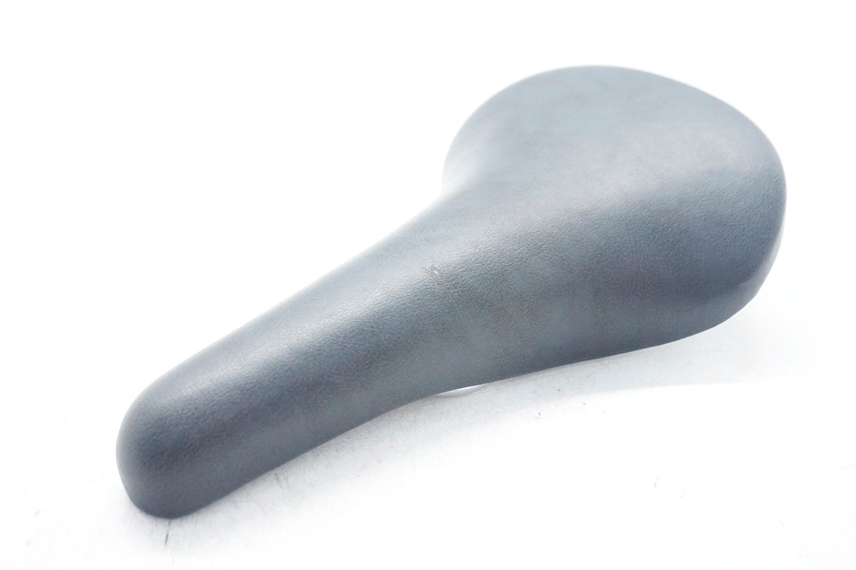 VELO 「ベロ」 サドル / 大阪門真店