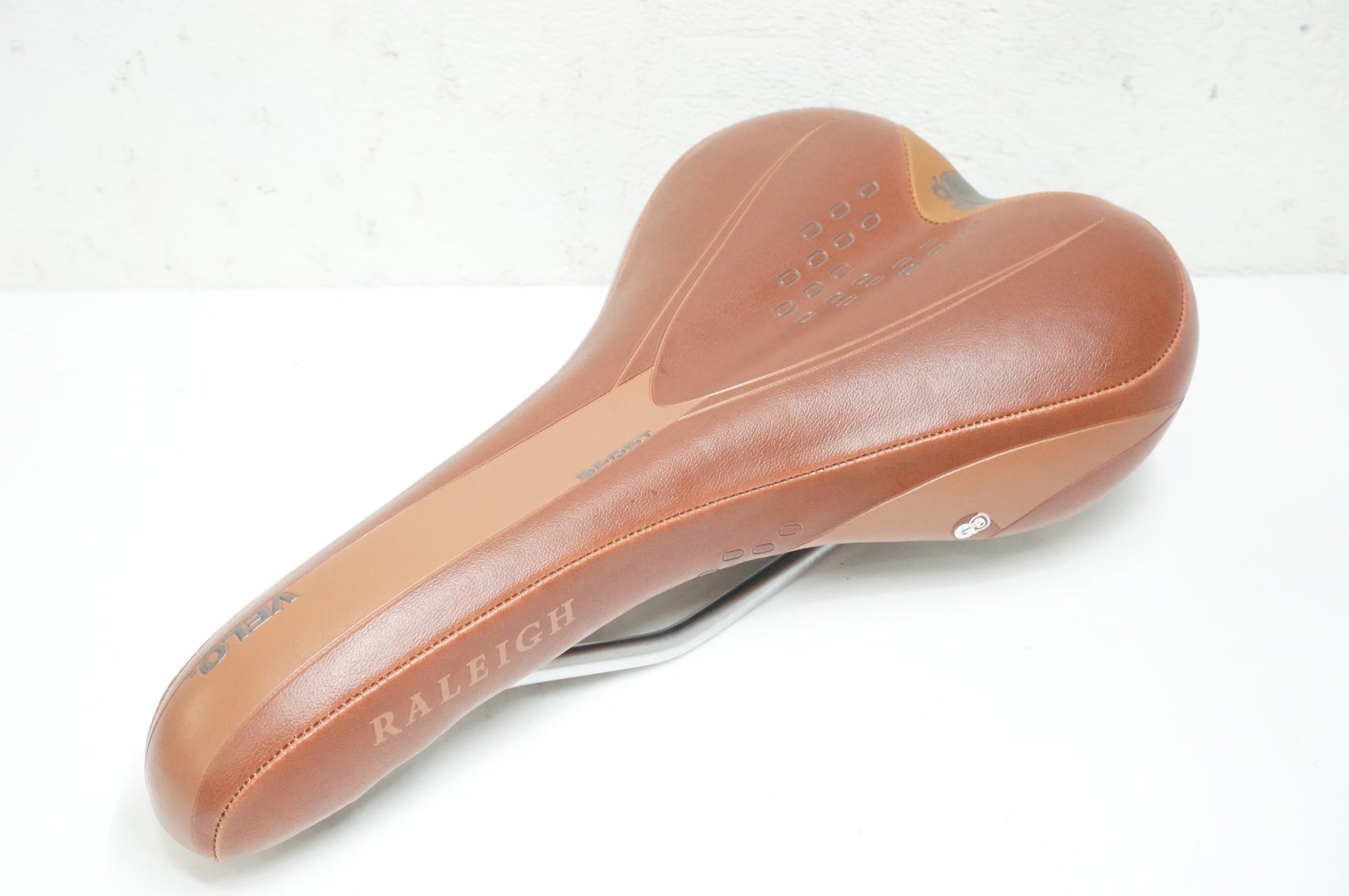 VELO 「ベロ」 RALEIGH純正 サドル / 大宮店
