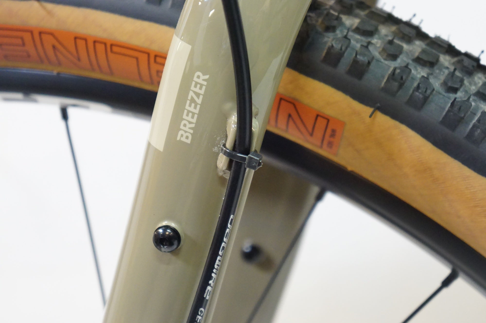 BREEZER 「ブリーザー」 RADAR X APEX 1 2025年モデル グラベルロード / 熊谷本店