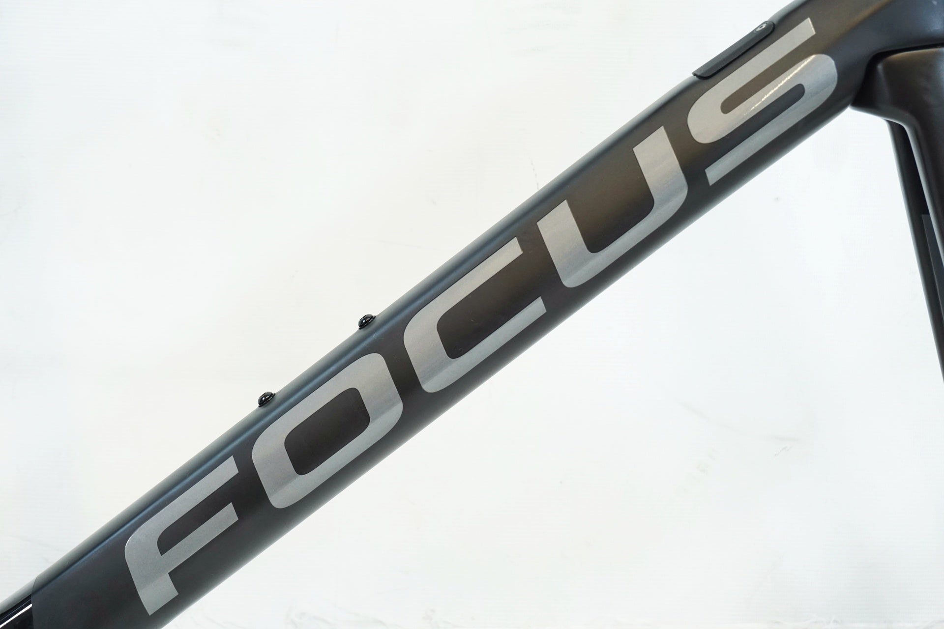 FOCUS 「フォ-カス」 IZALCO MAX DISC 9 2022年モデル フレームセット