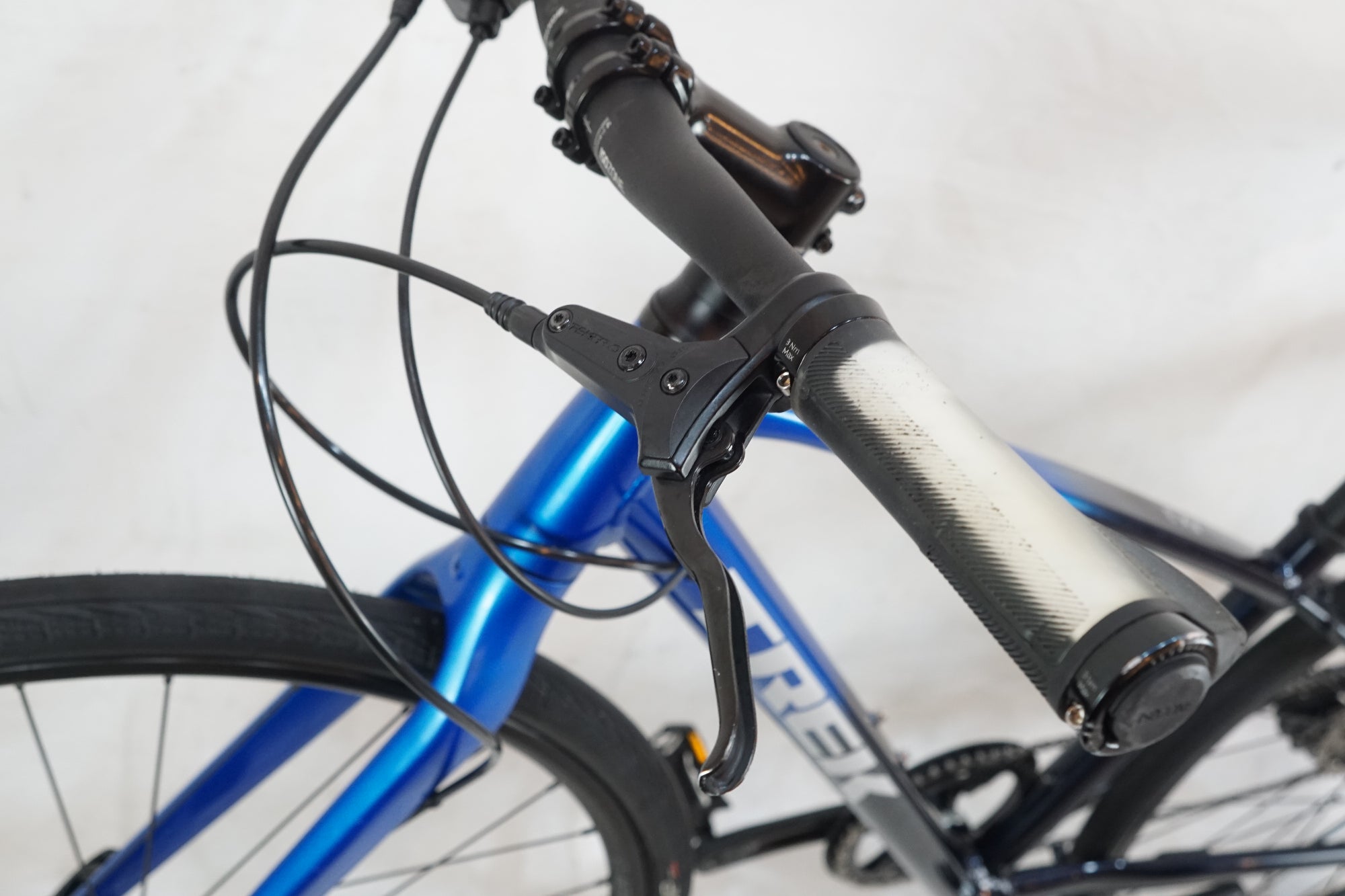 TREK 「トレック」  FX 3 DISC GEN3 2023年モデル クロスバイク / バイチャリ浦和ベー