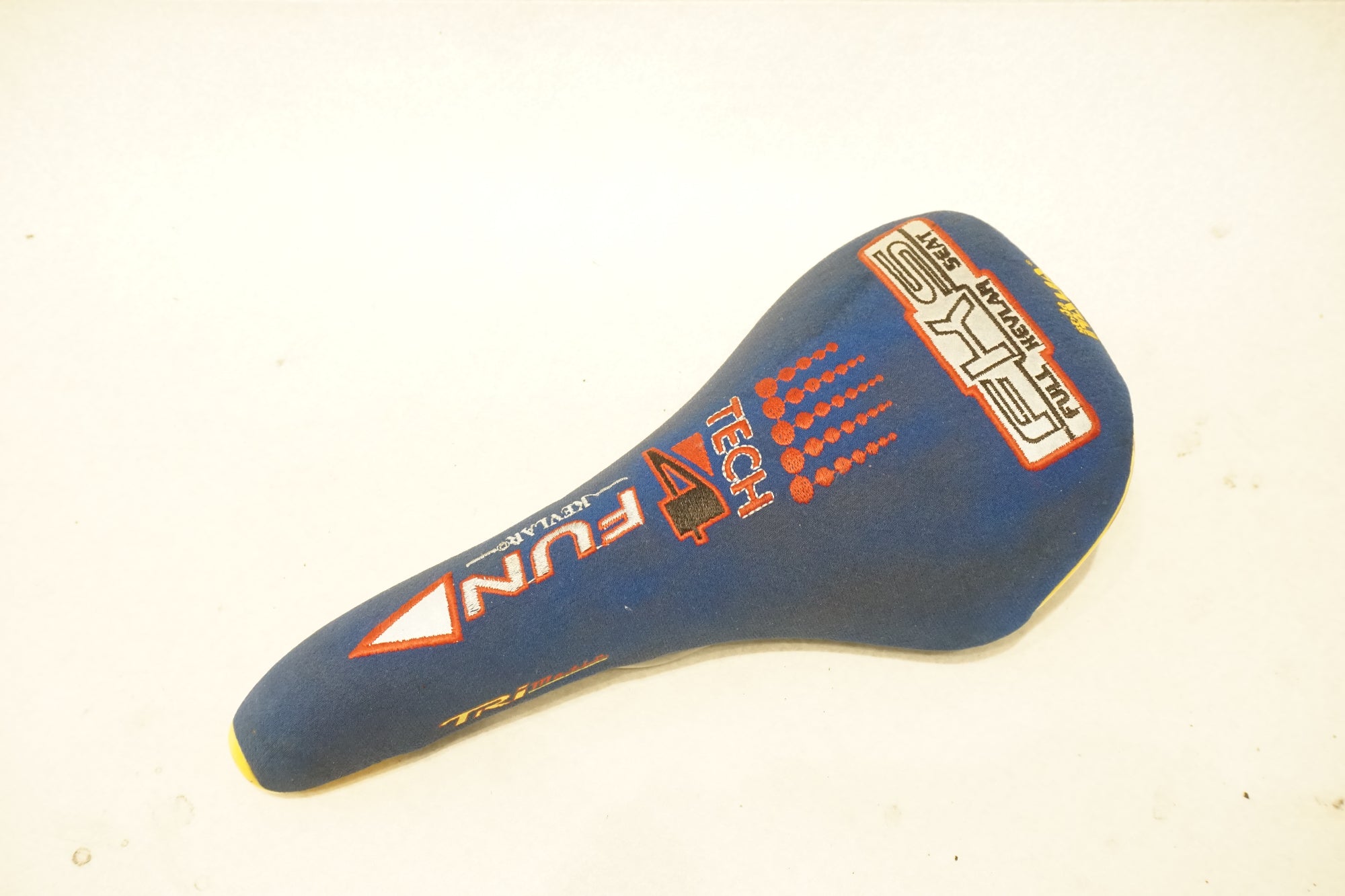 SELLE ITALIA 「セライタリア」 TRI MATIC MANGANESEレール サドル / 横浜戸塚店