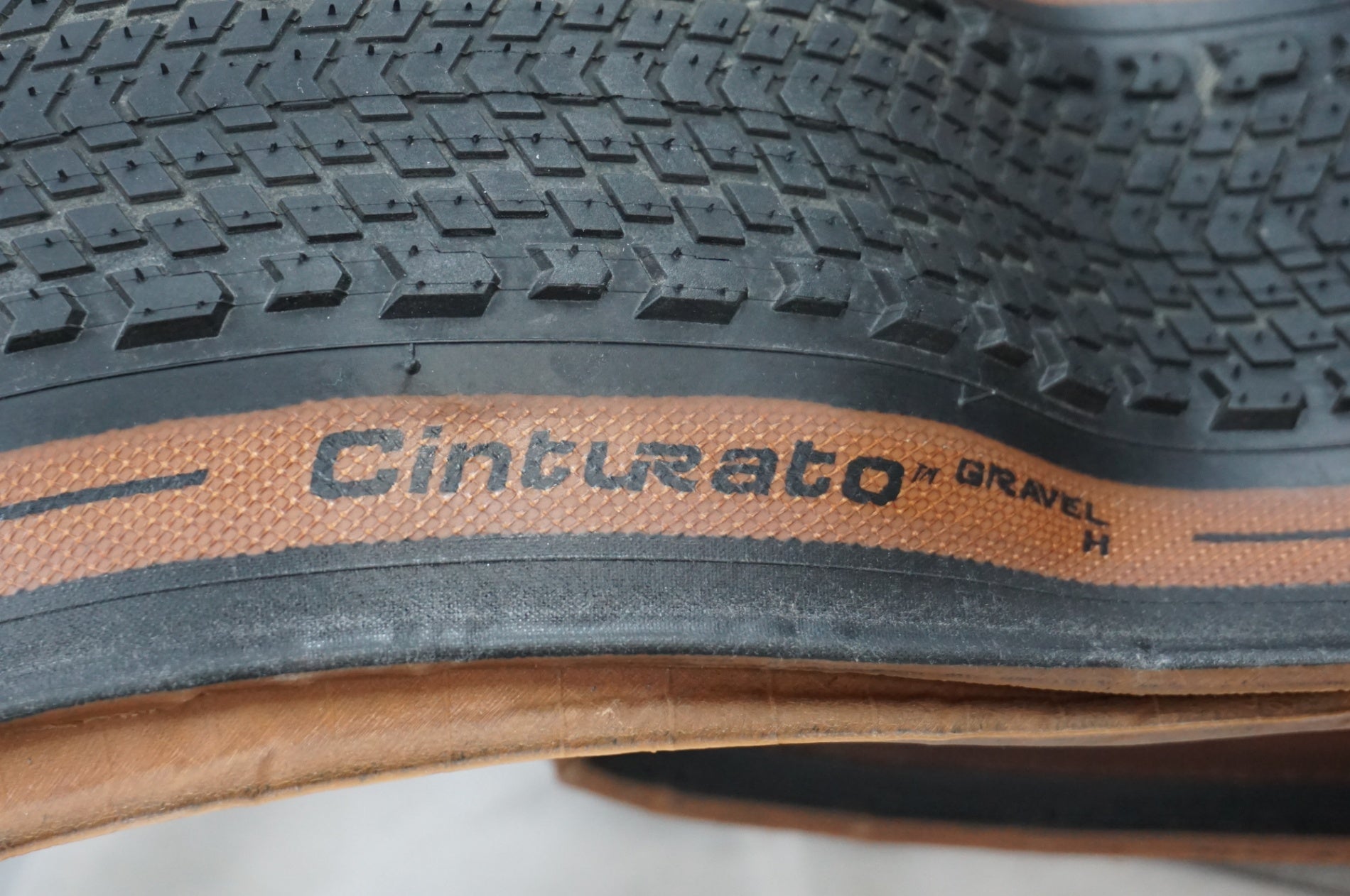 PIRELLI 「ピレリ」 CINTURATO GRAVEL H 27.5x1.8 タイヤ / 川越店