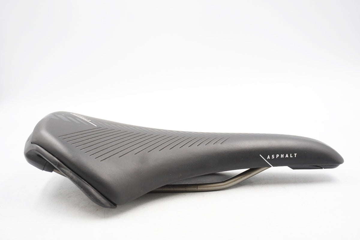 SELLE ROYAL 「セラロイヤル」 ASPHALT サドル / 奈良店