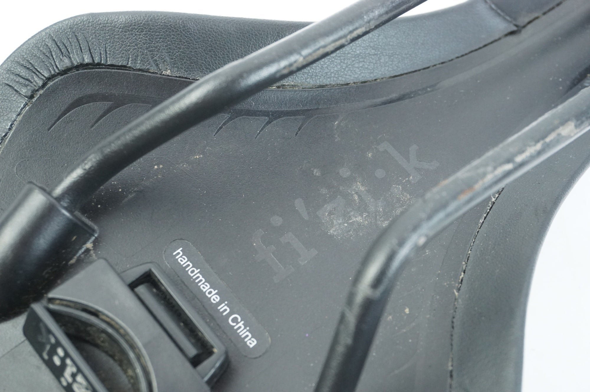 Fizik R7 サドル　フィジーク　傷あり Fizik R7 サドル フィジーク 傷あり Fizik R7 サドル フィジーク