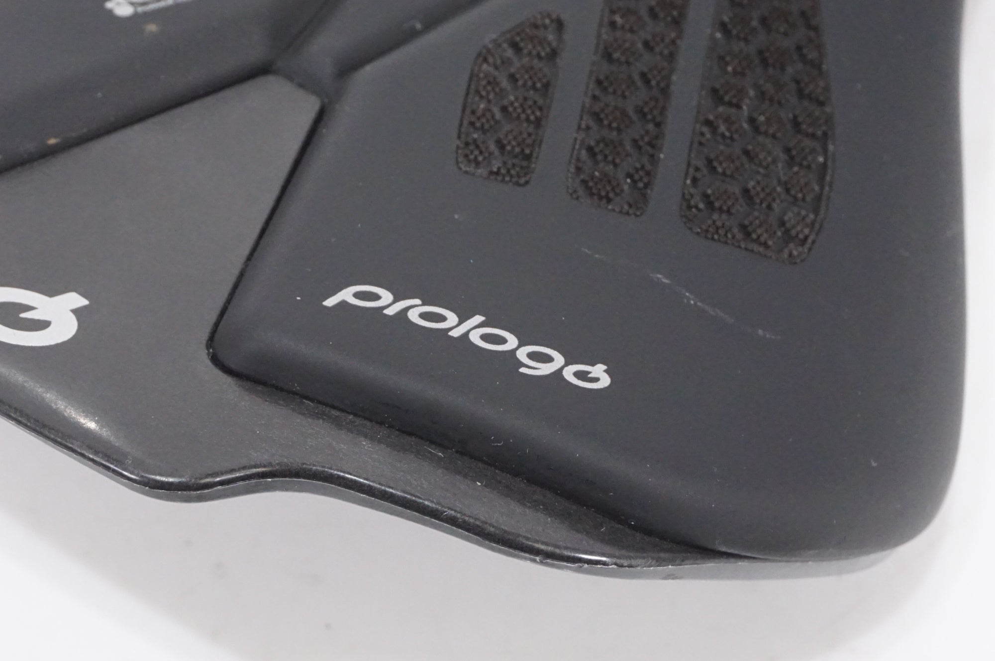 PROLOGO 「プロロゴ」 SCRATCH MS サドル / AKIBA店