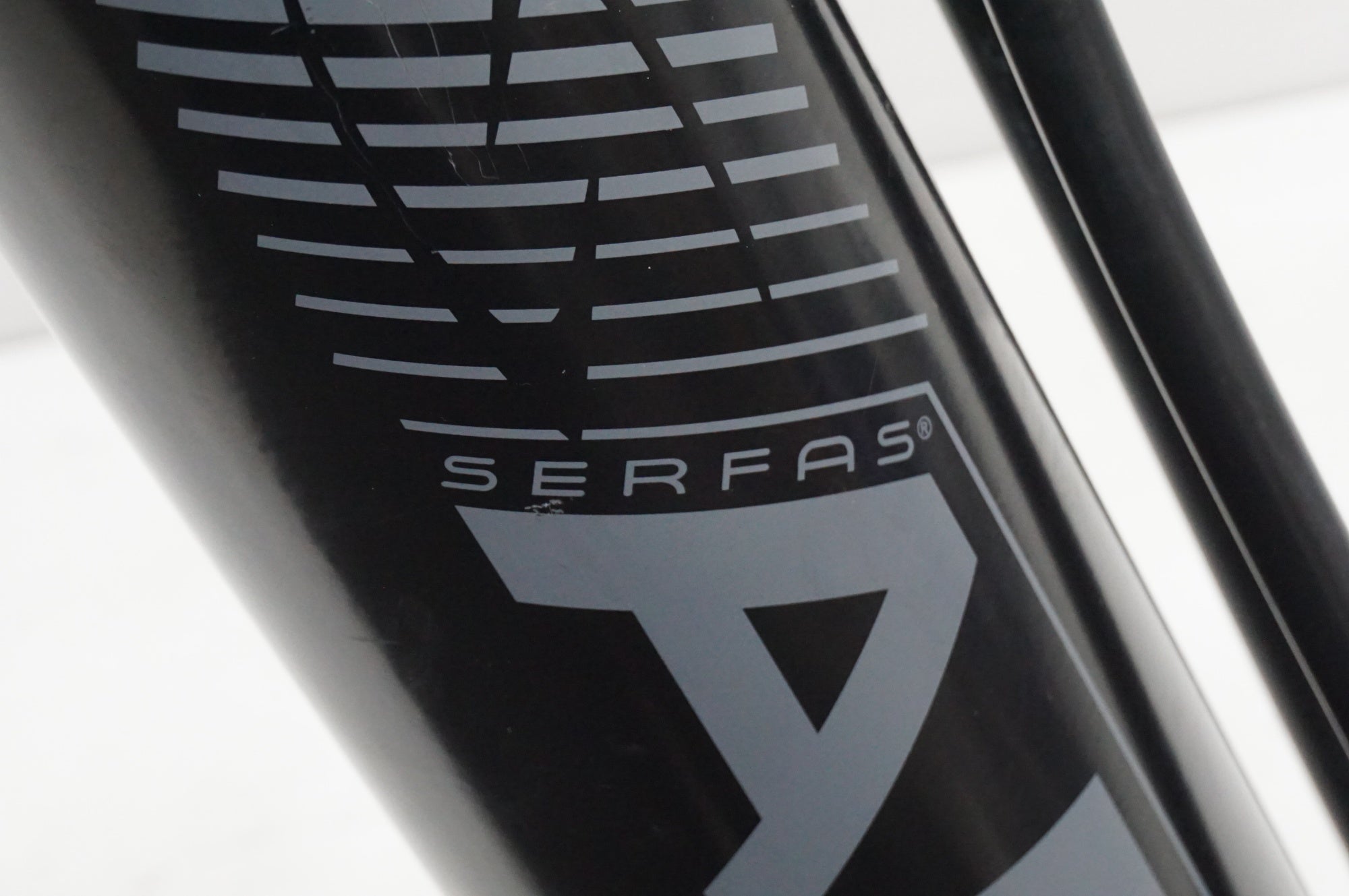 SERFAS 「サーファス」 AF-1 エアフォースワンチューブレスエアキャニスター / 大宮店
