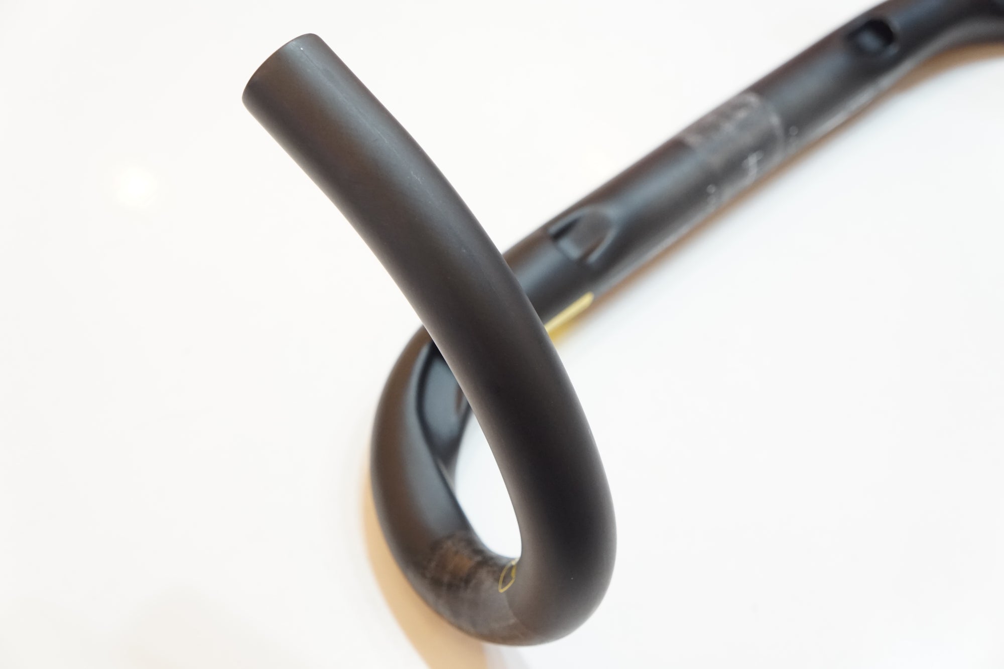 SHIMANO 「シマノ」 PRO PLT CARBON COMPOSITE φ31.8 400mm ハンドル / バイチャリ浦和ベース