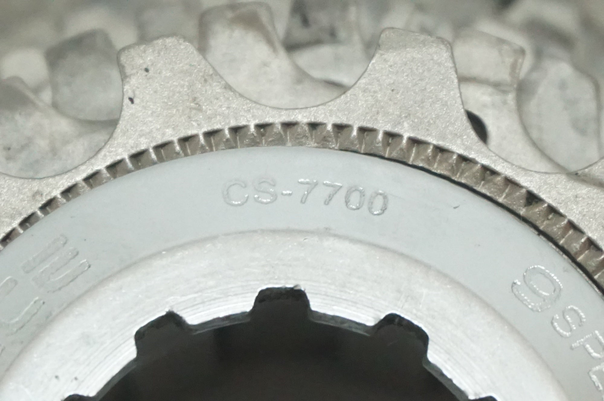SHIMANO 「シマノ」 DURA-ACE CS-7700 12-23T スプロケット