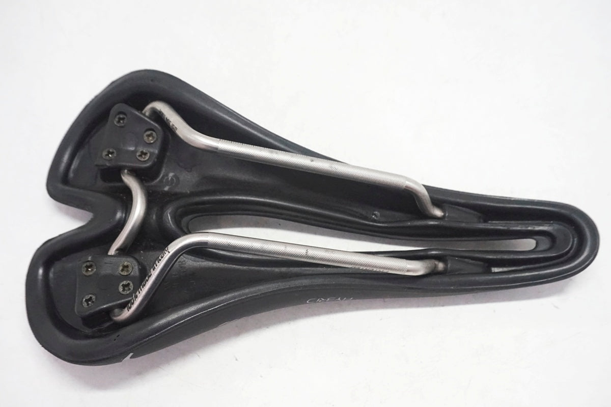 SELLE SMP 「セラエスエムピー」 HYBRID サドル / 大阪門真店