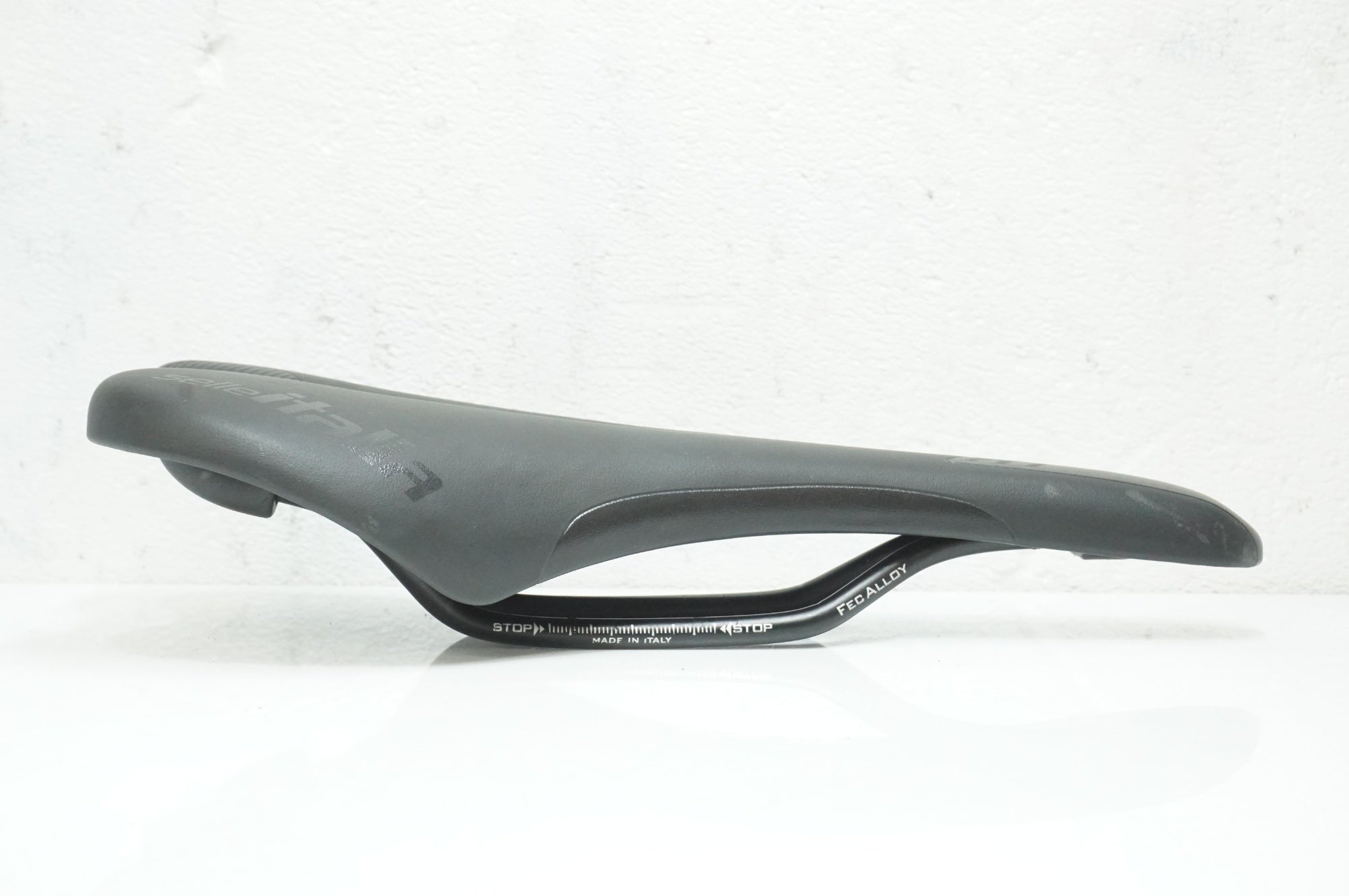 SELLE ITALIA 「セライタリア」 X-1 295g サドル / 大宮店