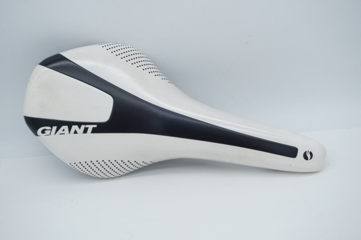GIANT 「ジャイアント」 サドル / 滋賀大津店