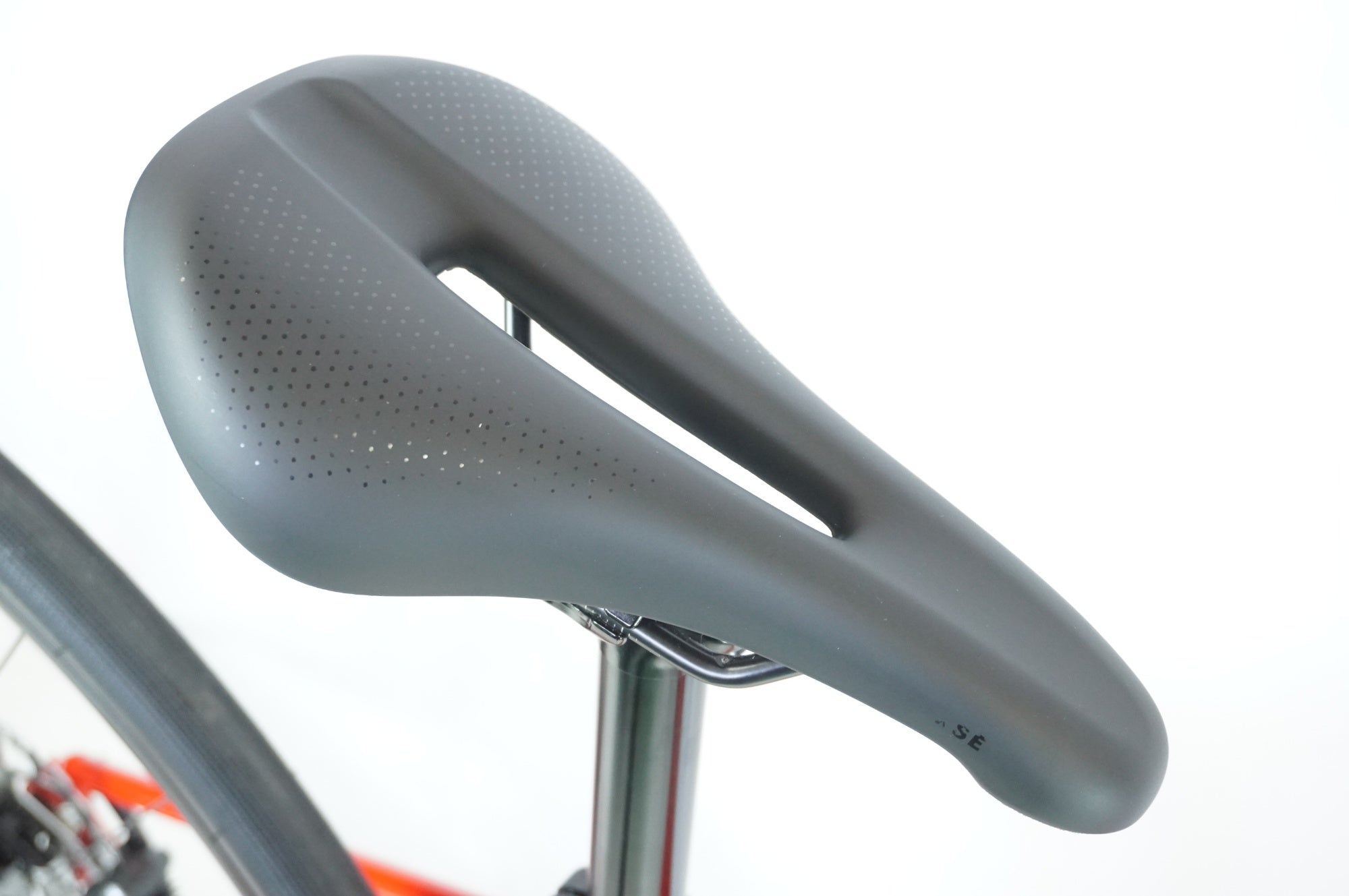 TREK 「トレック」 DOMANE AL4 DISC 2024年モデル ロードバイク