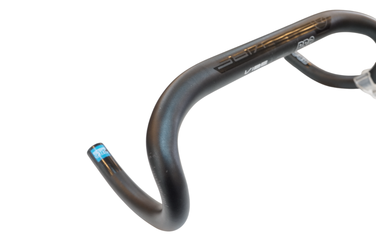 SHIMANO 「シマノ」 PRO VIBE φ31.8 390mm ハンドル / バイチャリ浦和ベース