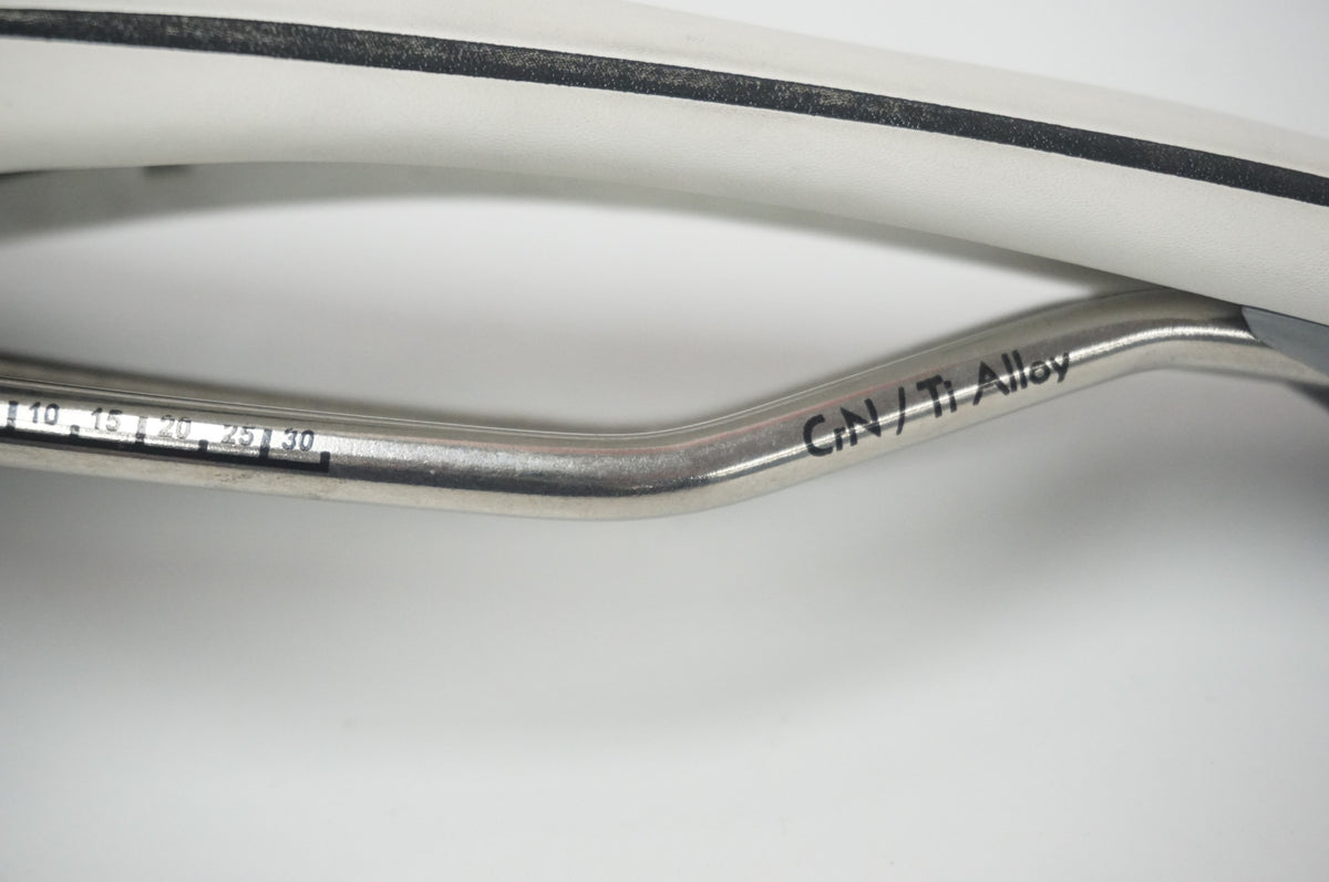 VELO 「ベロ」 VL-1133U サドル / 福岡店