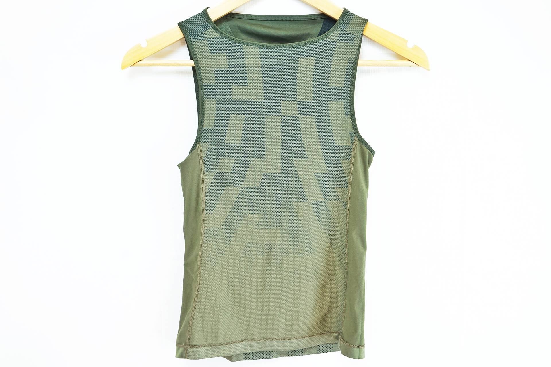 RAPHA 「ラファ」 SOUPLESS SLEEVELESS BASE LAYER AERO BLOCK XXSサイズ シャツ / 有明ガーデン店