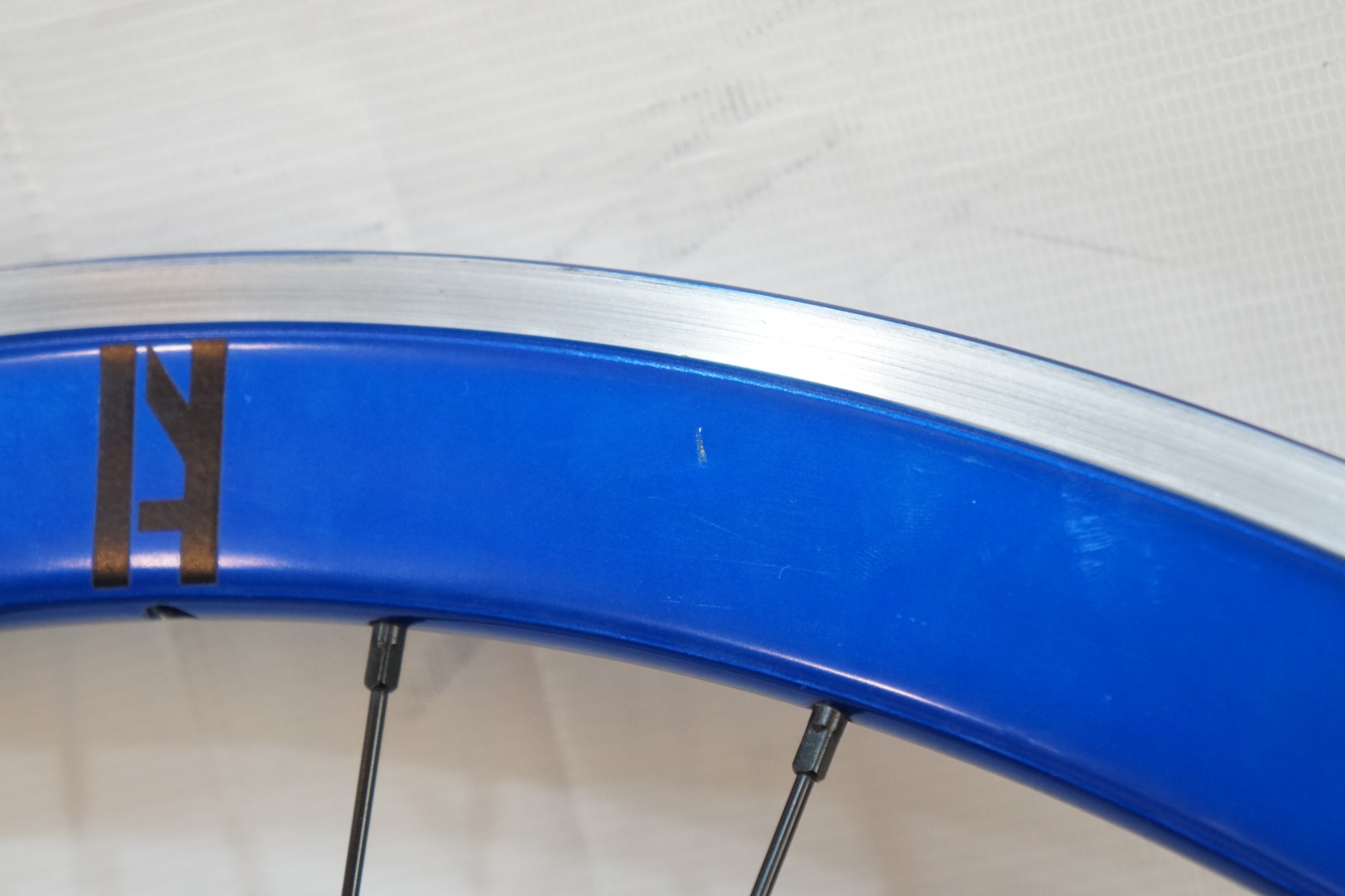 H PLUS SON 「エイチプラスサン」 GRALUS SON GRAM COMPEハブ 手組 フロントホイール / バイチャリ浦和ベース