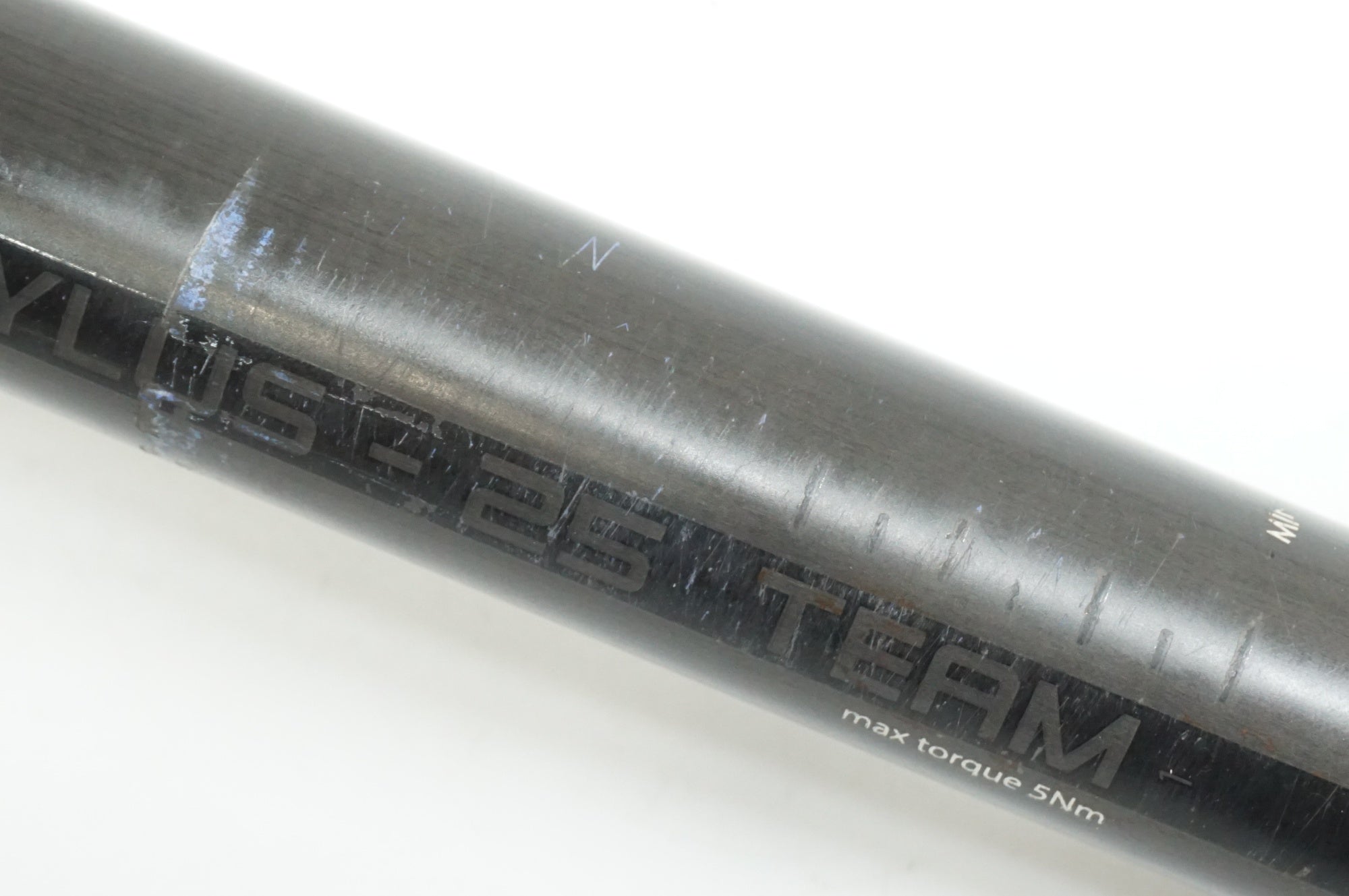 3T 「スリーティー」 STYLUS 25 TEAM φ27.2 約265mm シートポスト