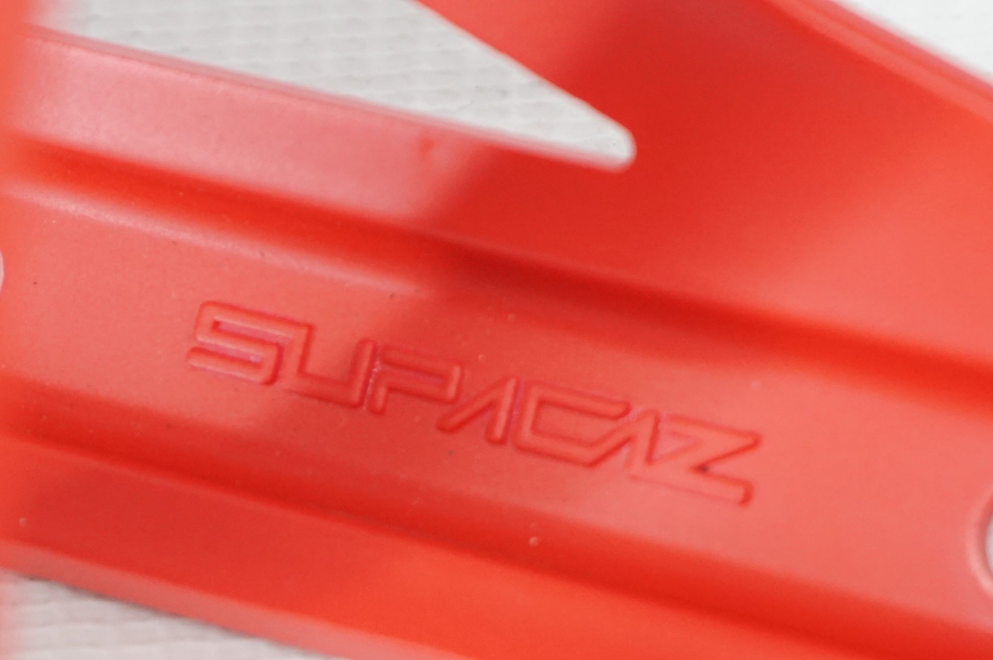 SUPACAZ 「スパカズ」 SIDE SWIPE CAGE ボトルケージ / 阪急塚口店