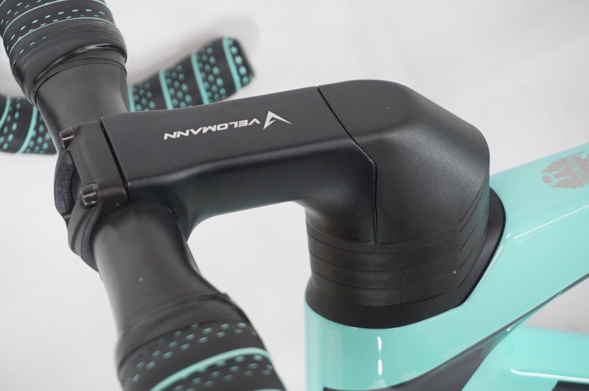 BIANCHI 「ビアンキ」 OLTRE COMP 105 Di2 2024年モデル ロードバイク / 阪急塚口店