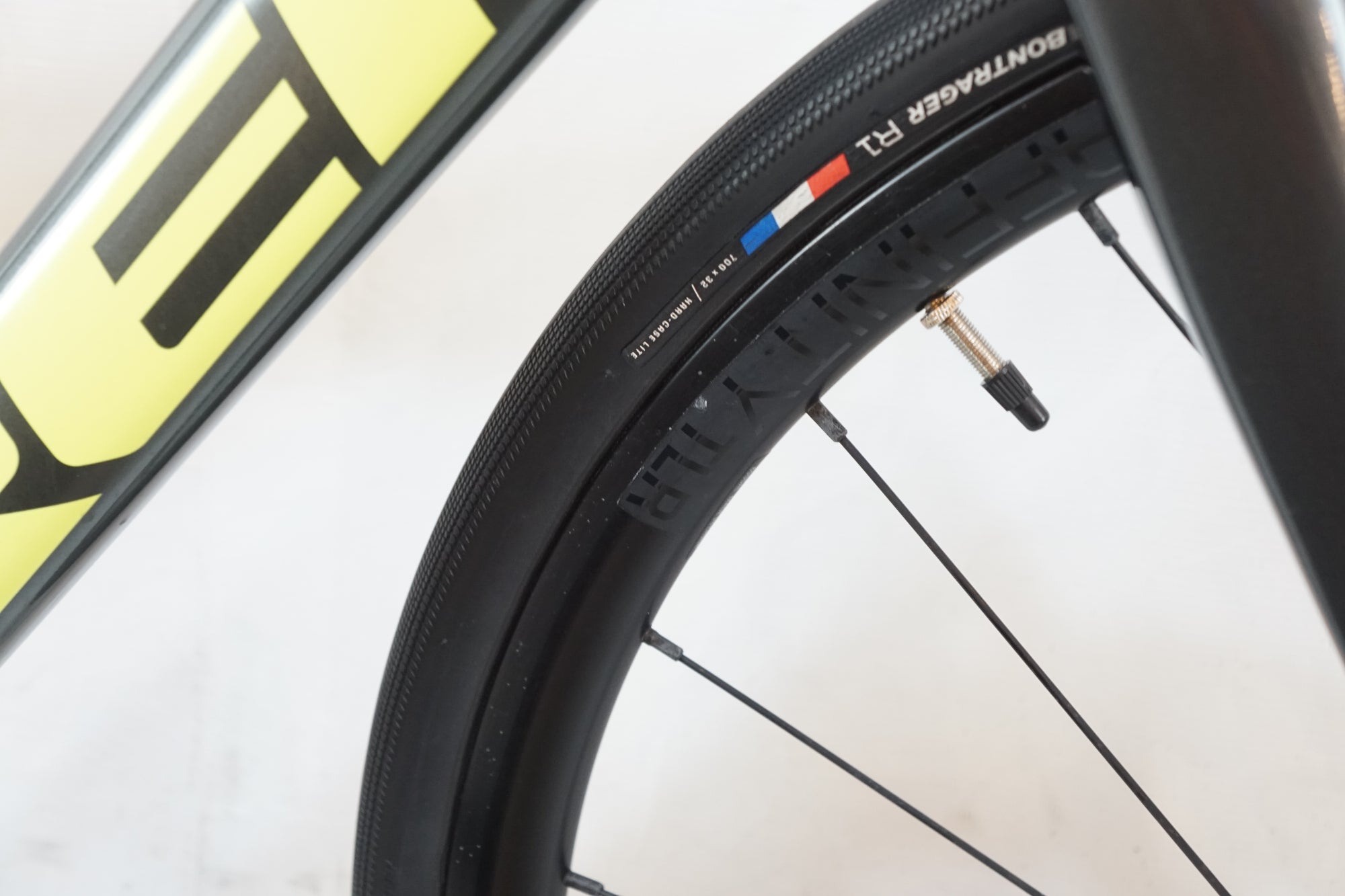 TREK Domane AL3 Disc リアハブ交換済 TREK Domane AL3 × オーバーホール | スターバイクス