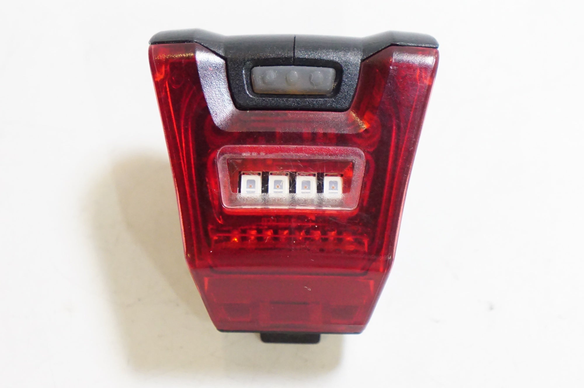 GIANT 「ジャイアント」 NUMEN+ UNICLIP TL リアライト / 熊谷本店