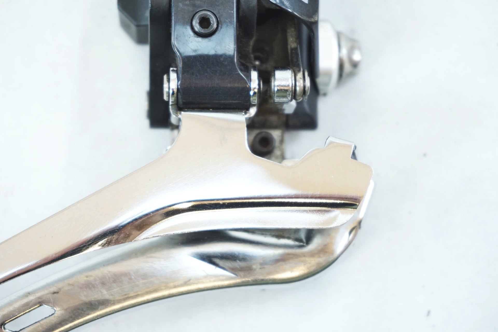 SHIMANO 「シマノ」 ULTEGRA Di2 FD-6870 フロントディレイラー / 有明ガーデン店