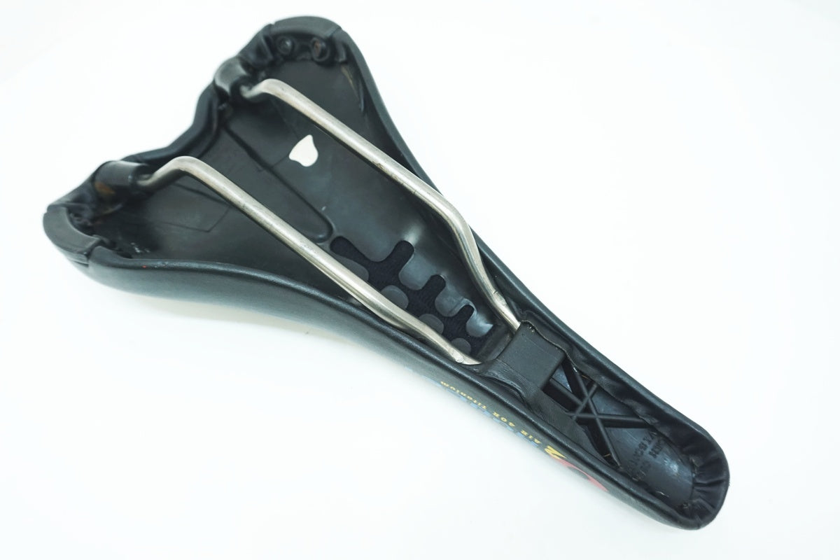 AVOCET 「アボセット」 AIR 40R TITANIUM O2 サドル / 大阪美原北インター店