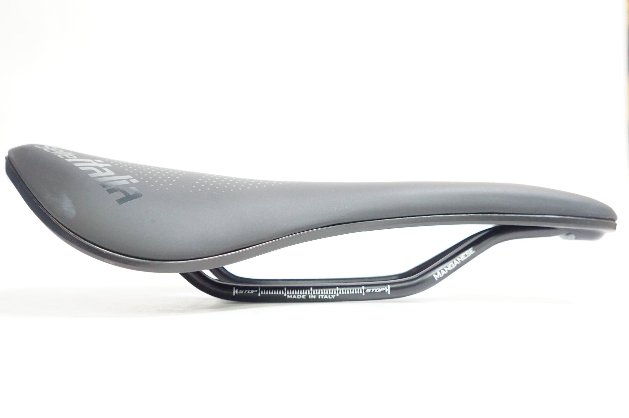 SELLE ITALIA 「セラ イタリア」 NOVUS BOOST EVO SUPERFLOW サドル