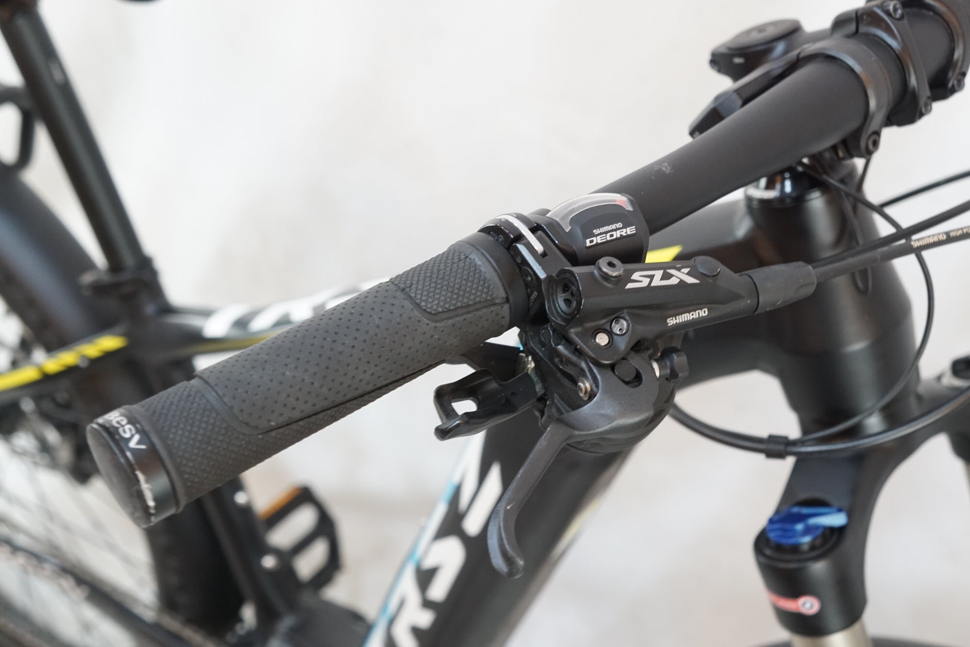 BESV 「ベスビー」 TRS2 XC 2023年モデル 電動アシスト自転車 / バイチャリ浦和ベース